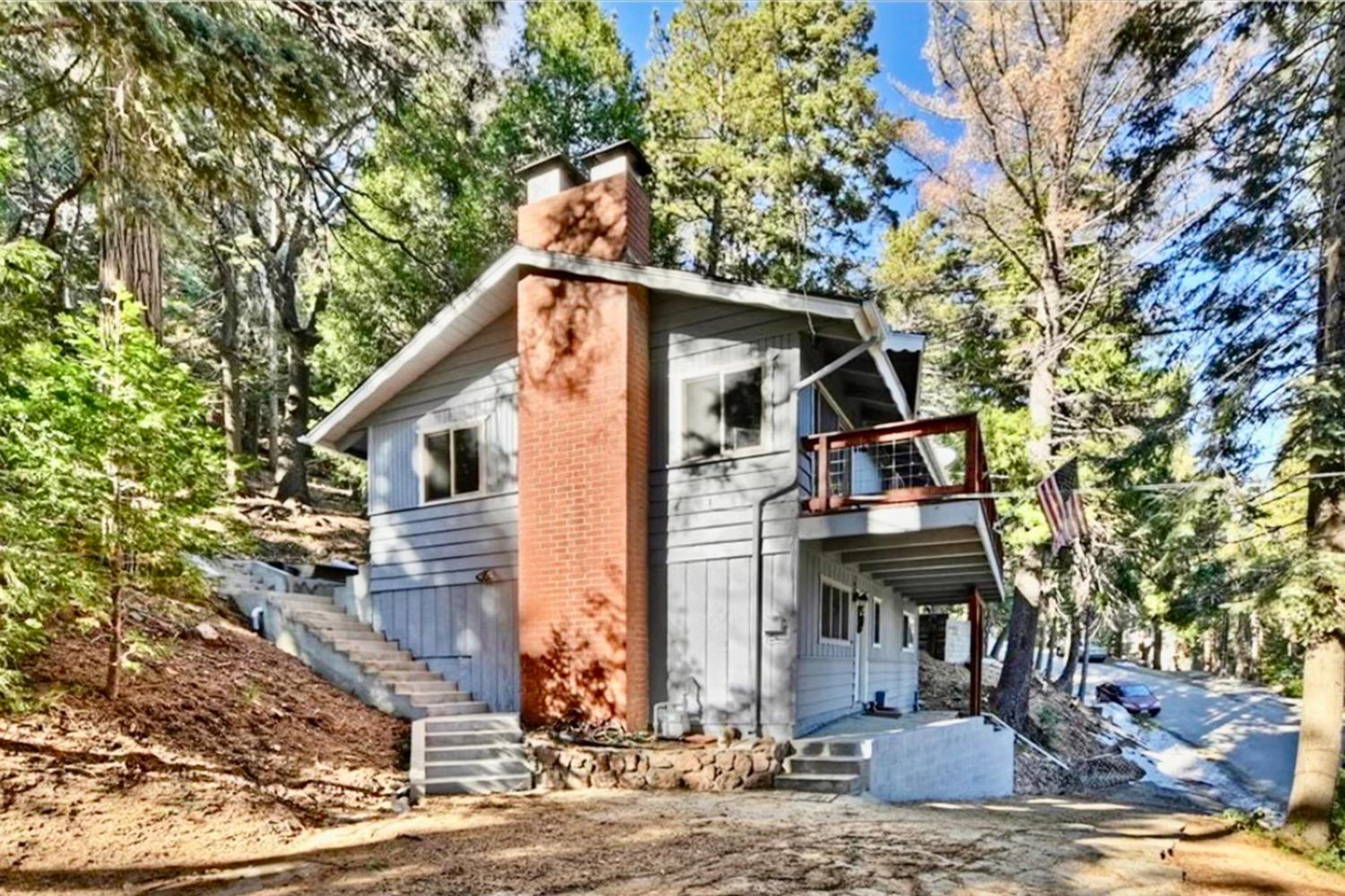 Idyllic Cabin in the Woods Cozy Crestline Retreat
