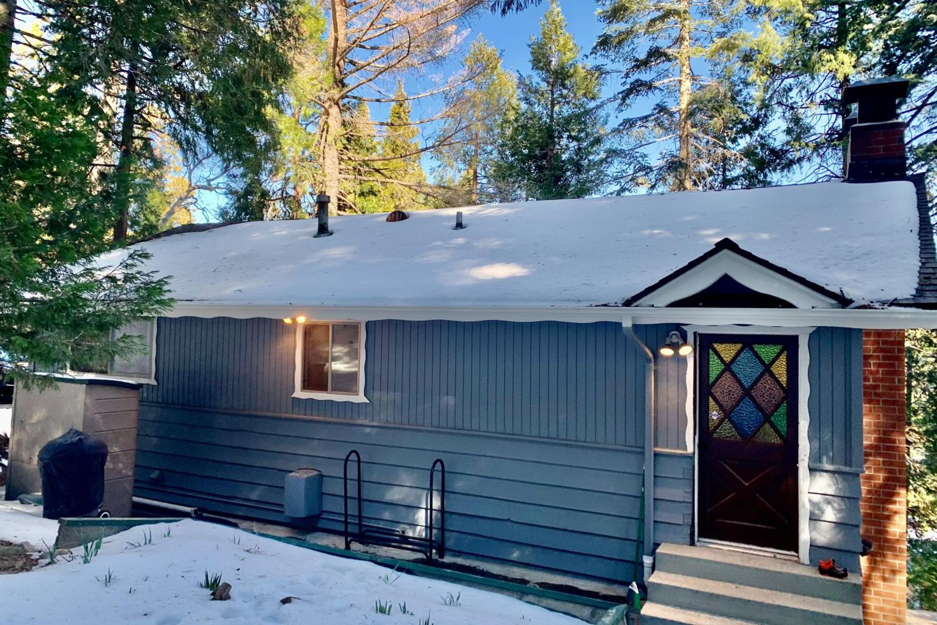 Idyllic Cabin in the Woods Cozy Crestline Retreat