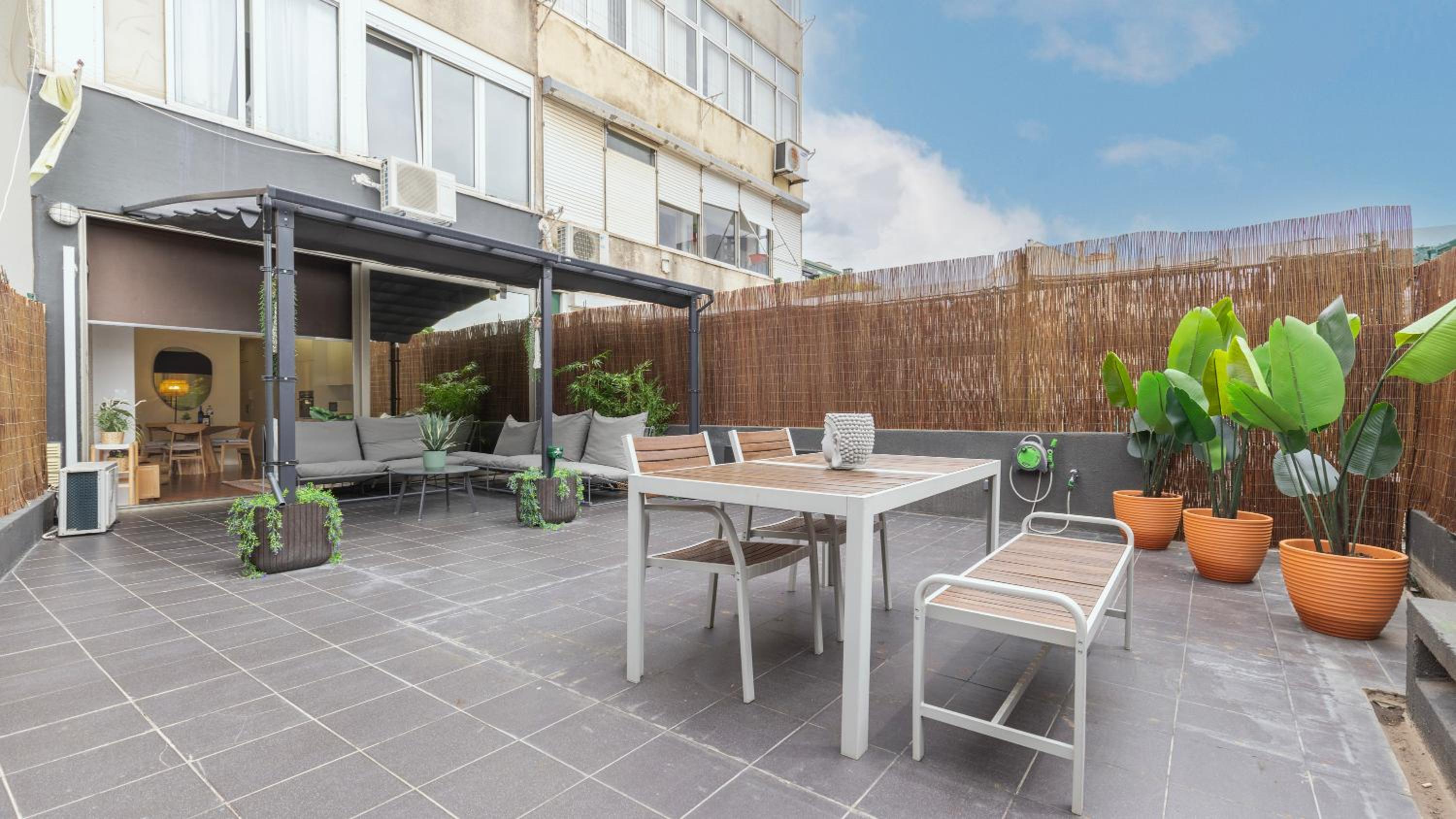 Saldanha Terrace by LovelyStay