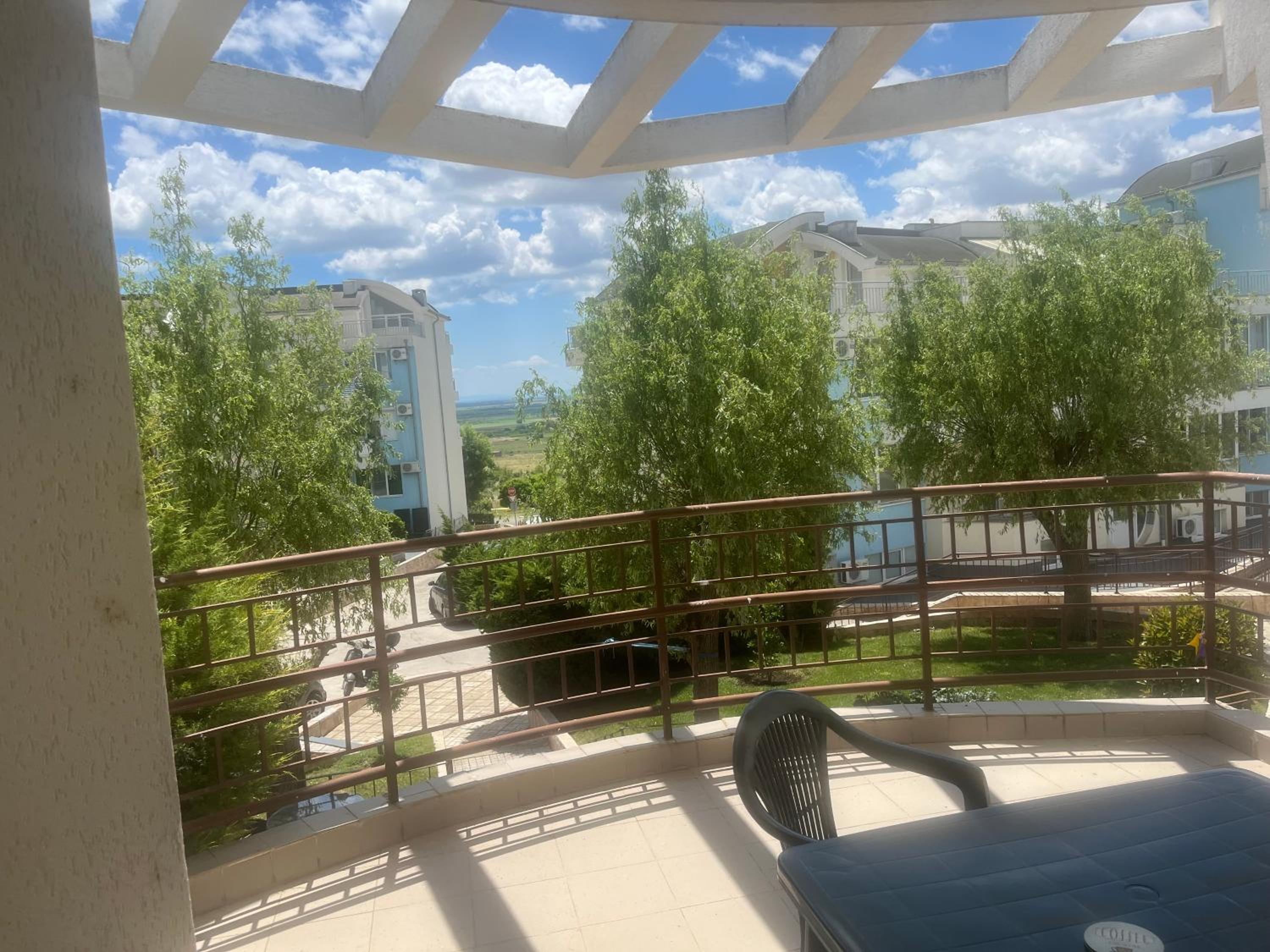 One bed apartment in sunset complex