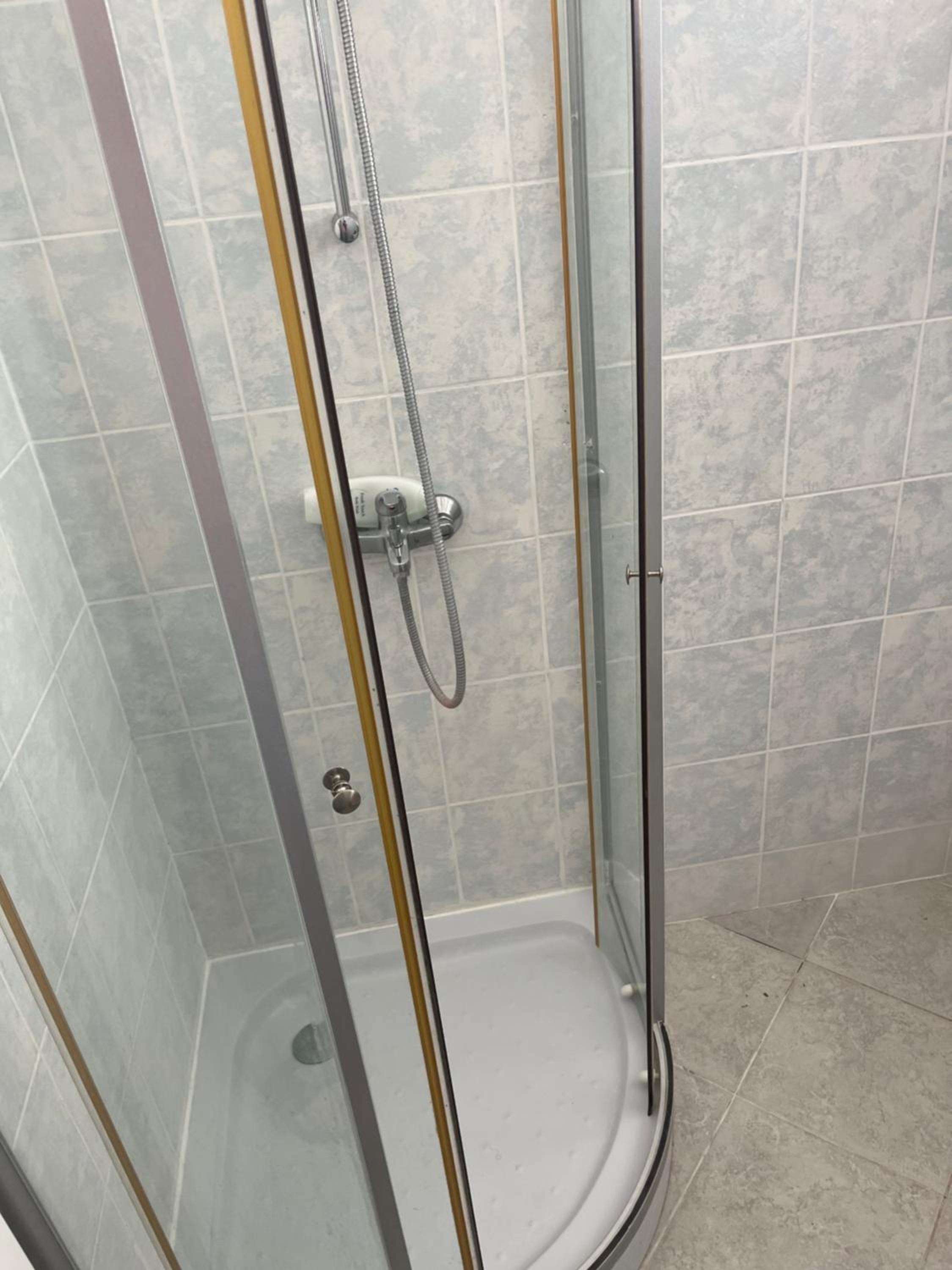 One bed apartment in sunset complex