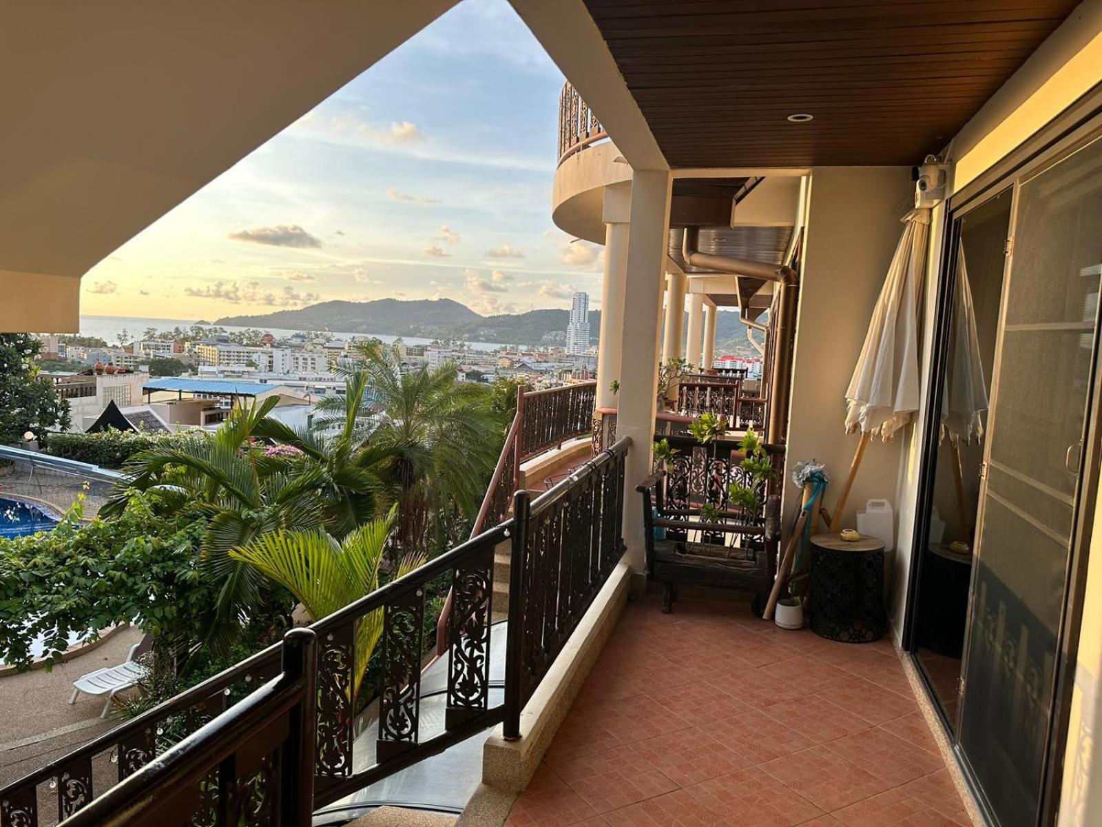 Beverly Hills Villa Patong