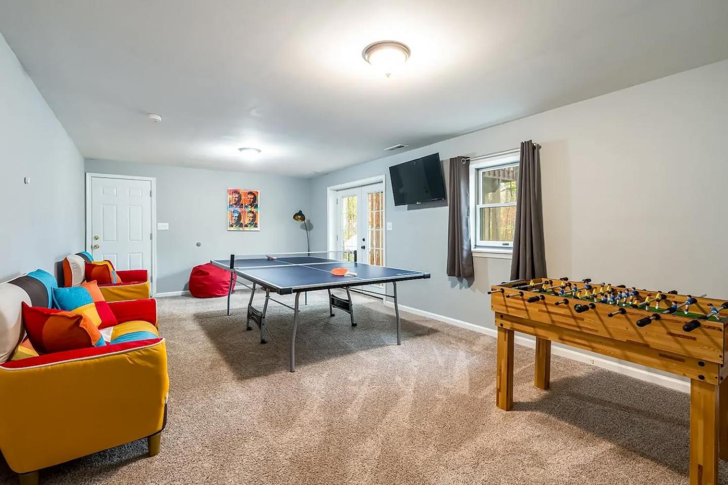 Hot Tub, Deck&Grill, Game Room, WiFi at Cute Cabin