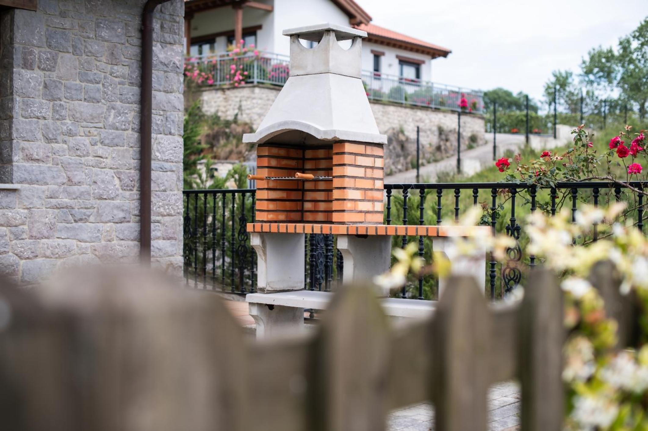 Villa Senda Llanes – Jardín, Terraza y Playa Cerca