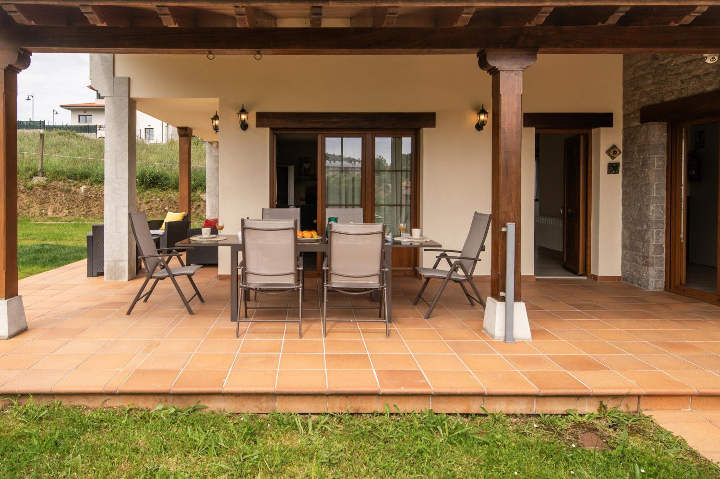 Villa Senda Llanes – Jardín, Terraza y Playa Cerca