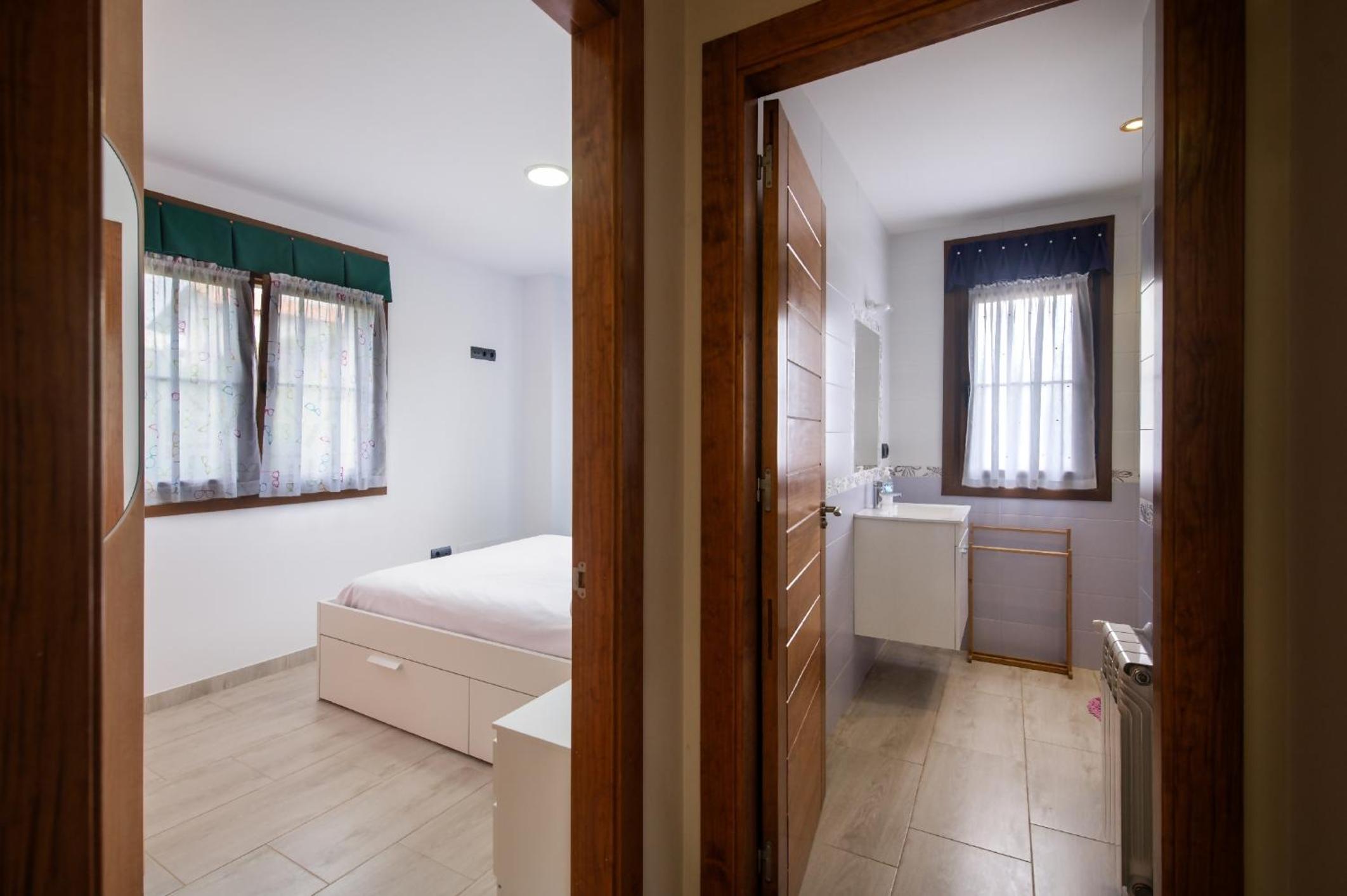 Villa Senda Llanes – Jardín, Terraza y Playa Cerca