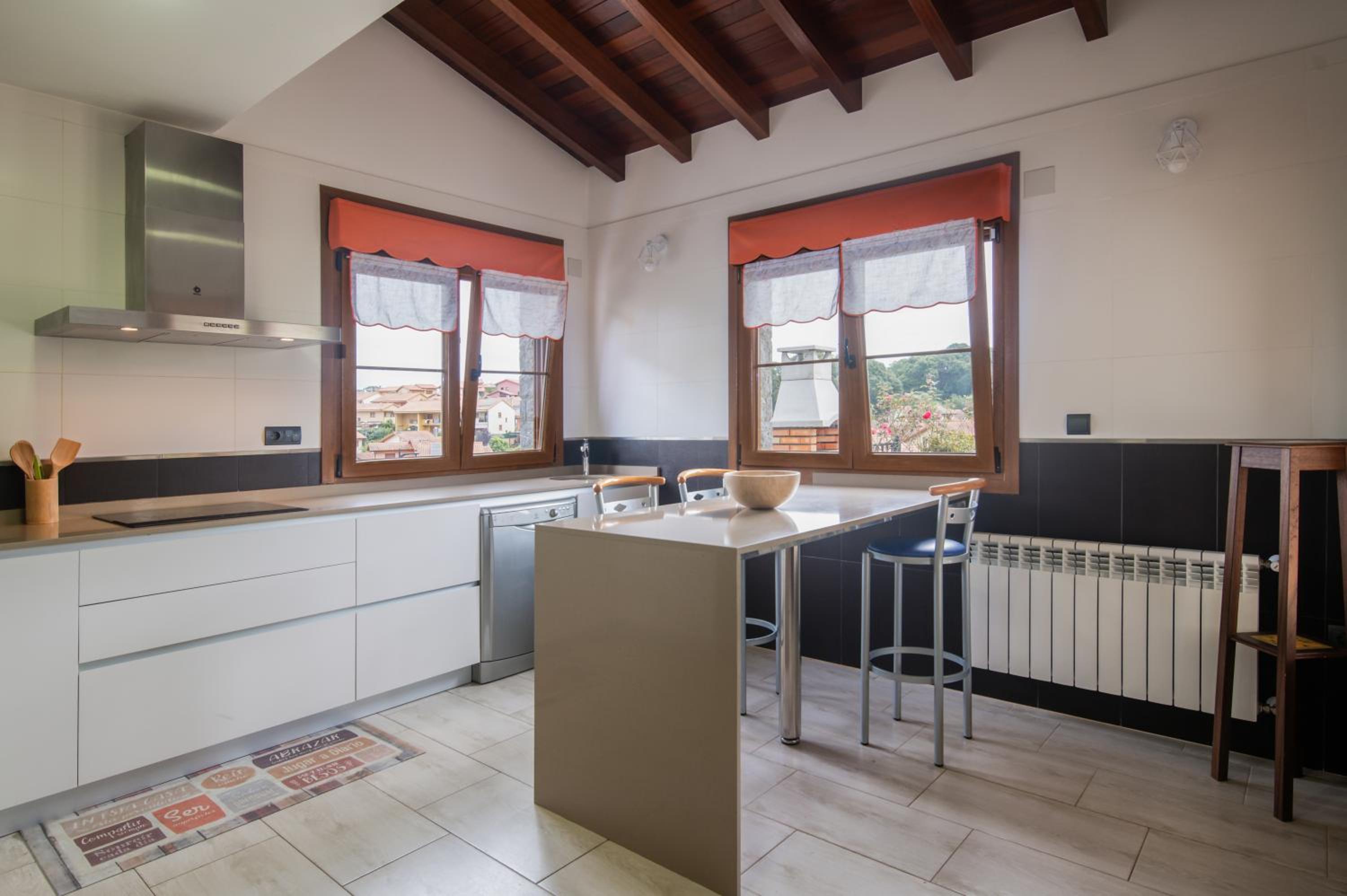 Villa Senda Llanes – Jardín, Terraza y Playa Cerca