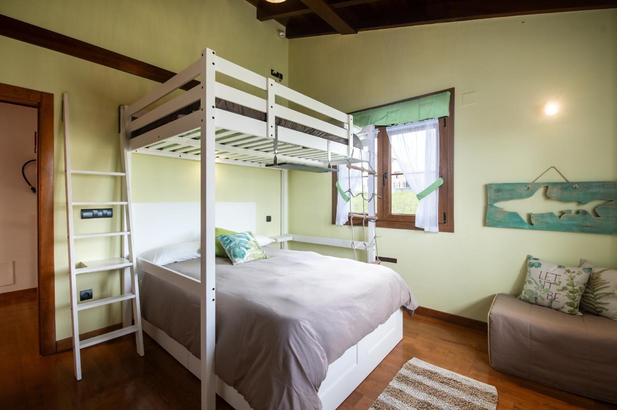 Villa Senda Llanes – Jardín, Terraza y Playa Cerca