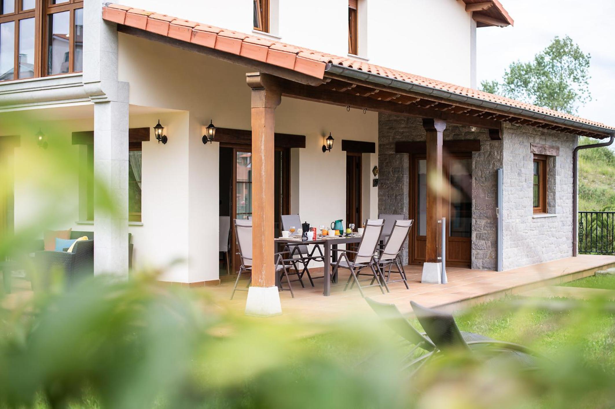 Villa Senda Llanes – Jardín, Terraza y Playa Cerca