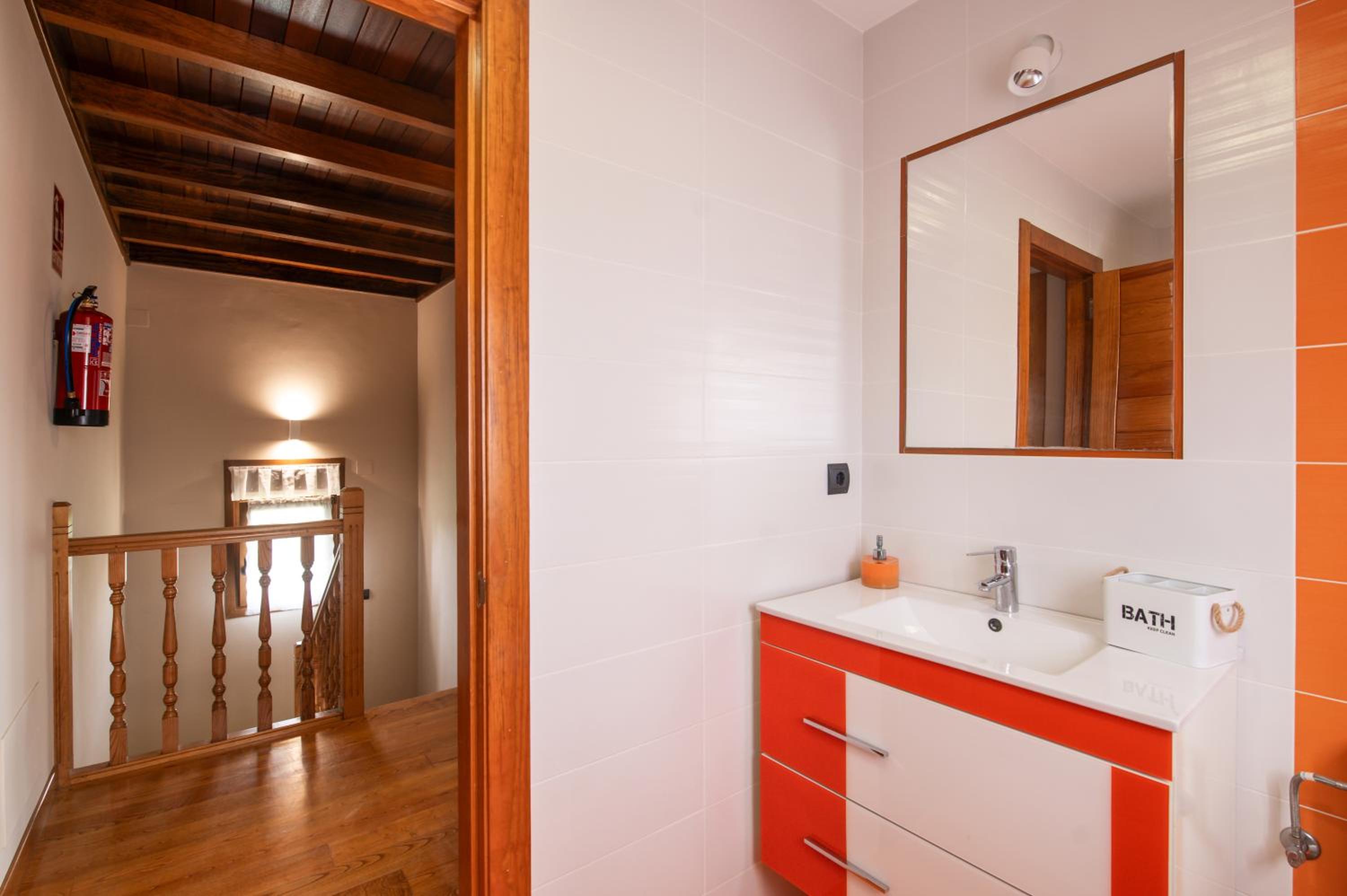 Villa Senda Llanes – Jardín, Terraza y Playa Cerca