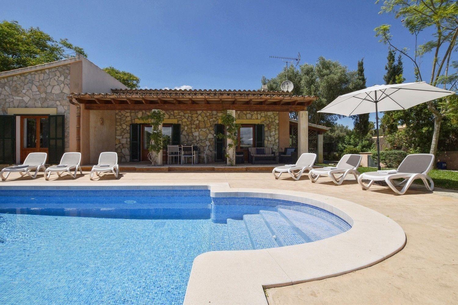 Moderne Villa mit privatem Pool in Crestatx