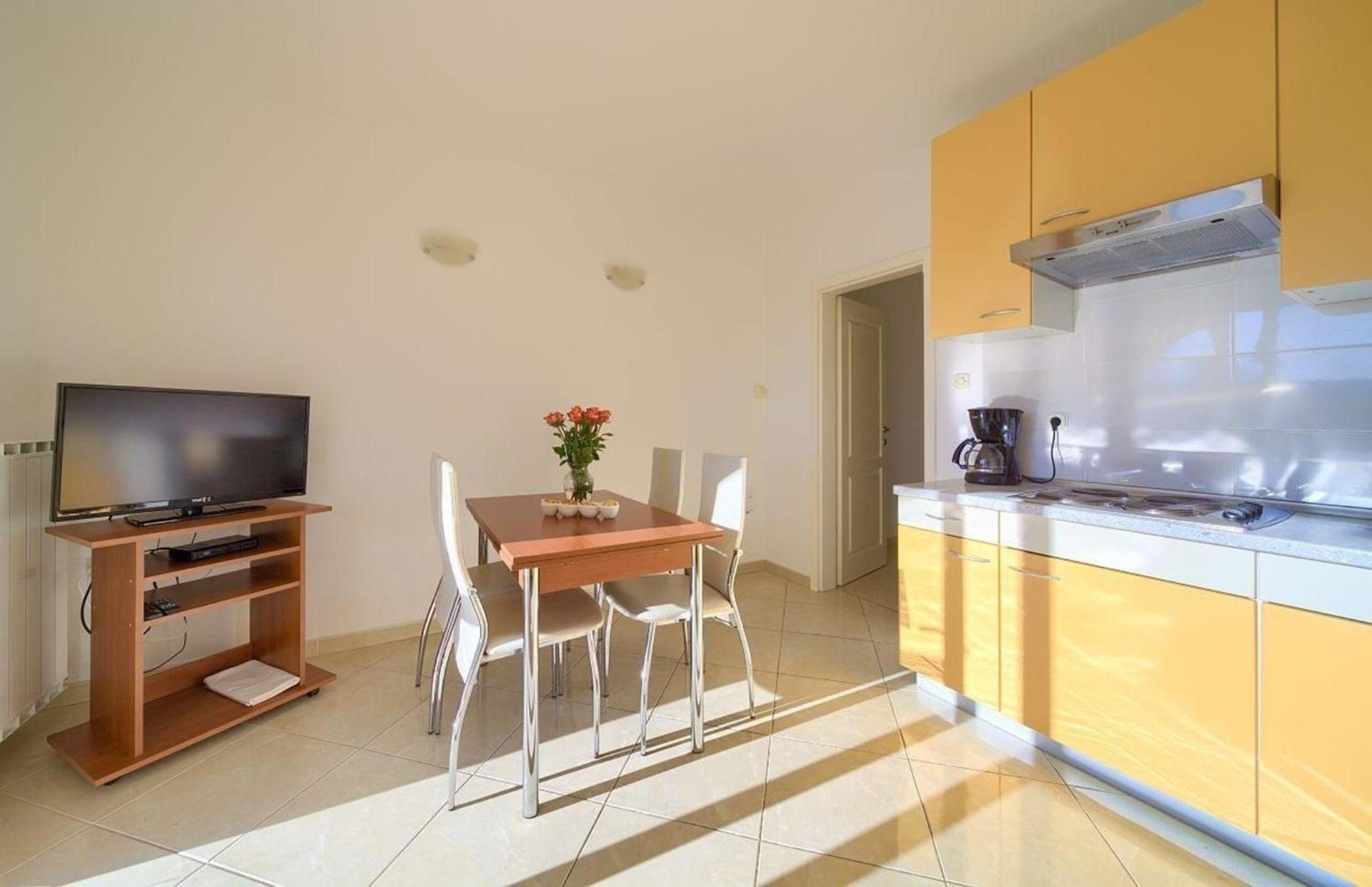 Modernes Apartment im Erdgeschoss view 5