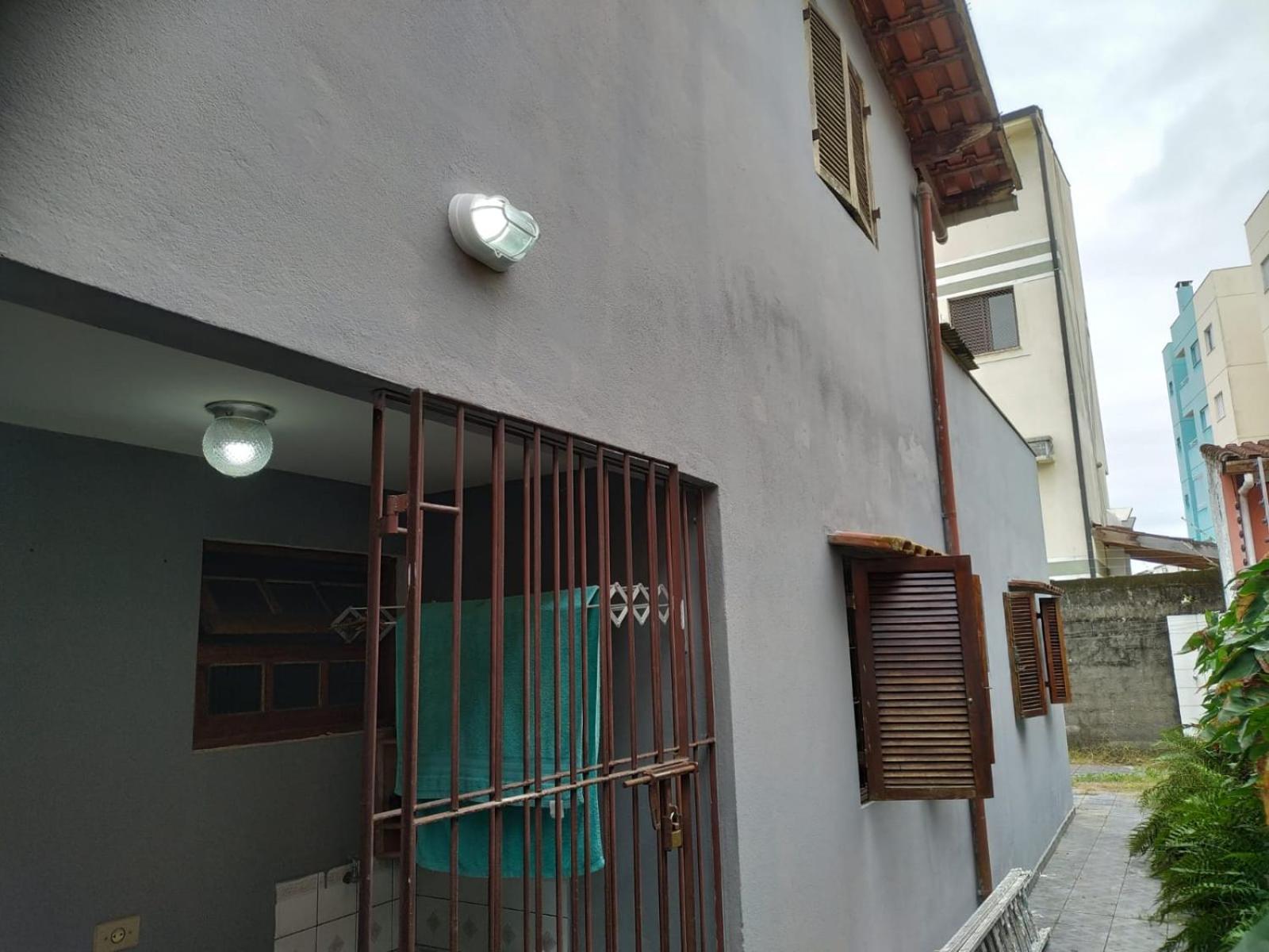 Casa confortável p 13 praia Itaguá Ubatuba