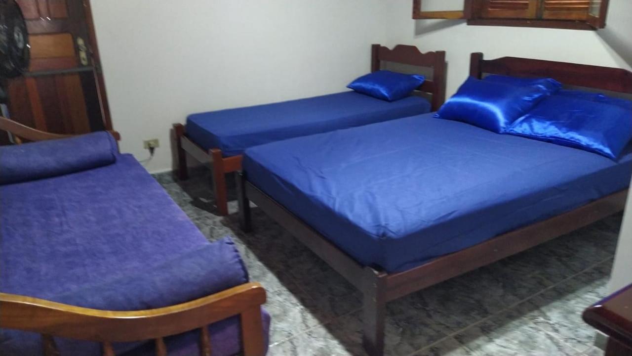 Casa confortável p 13 praia Itaguá Ubatuba