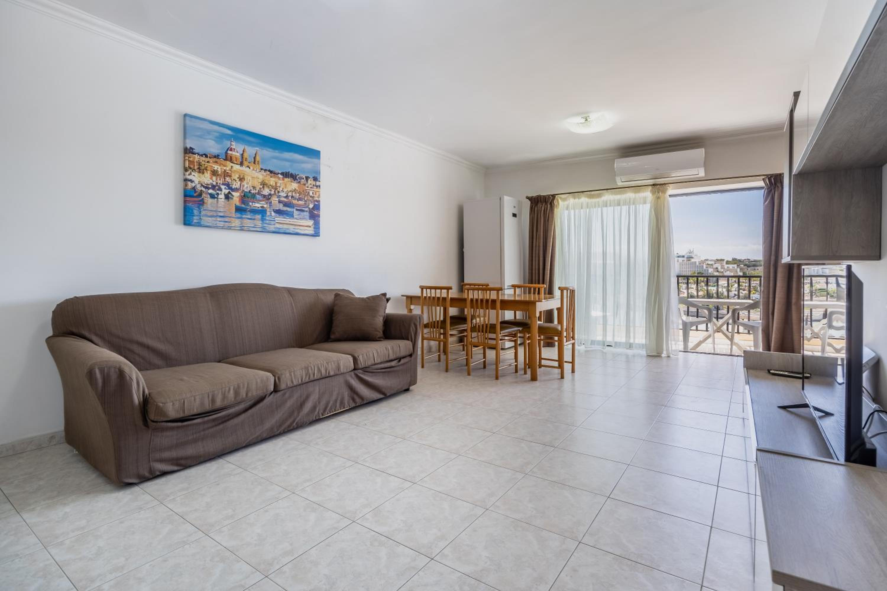 Seafront apartment with garage and breathtaking sunrise by SF HOMES photo 4