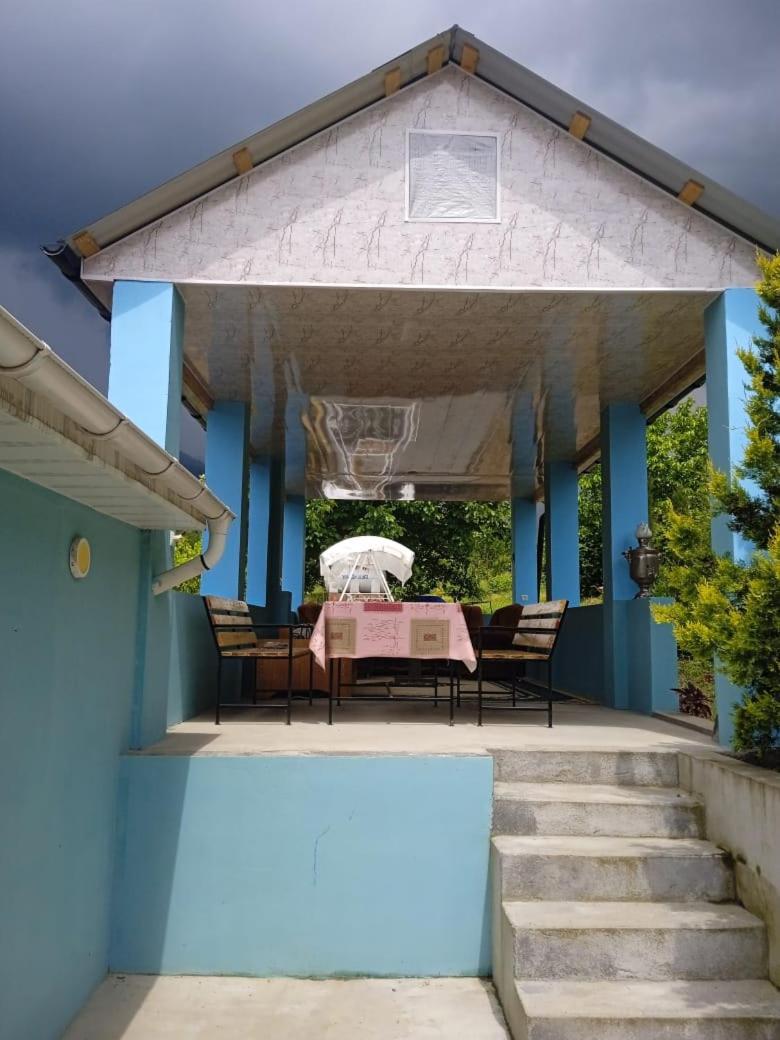 Car House