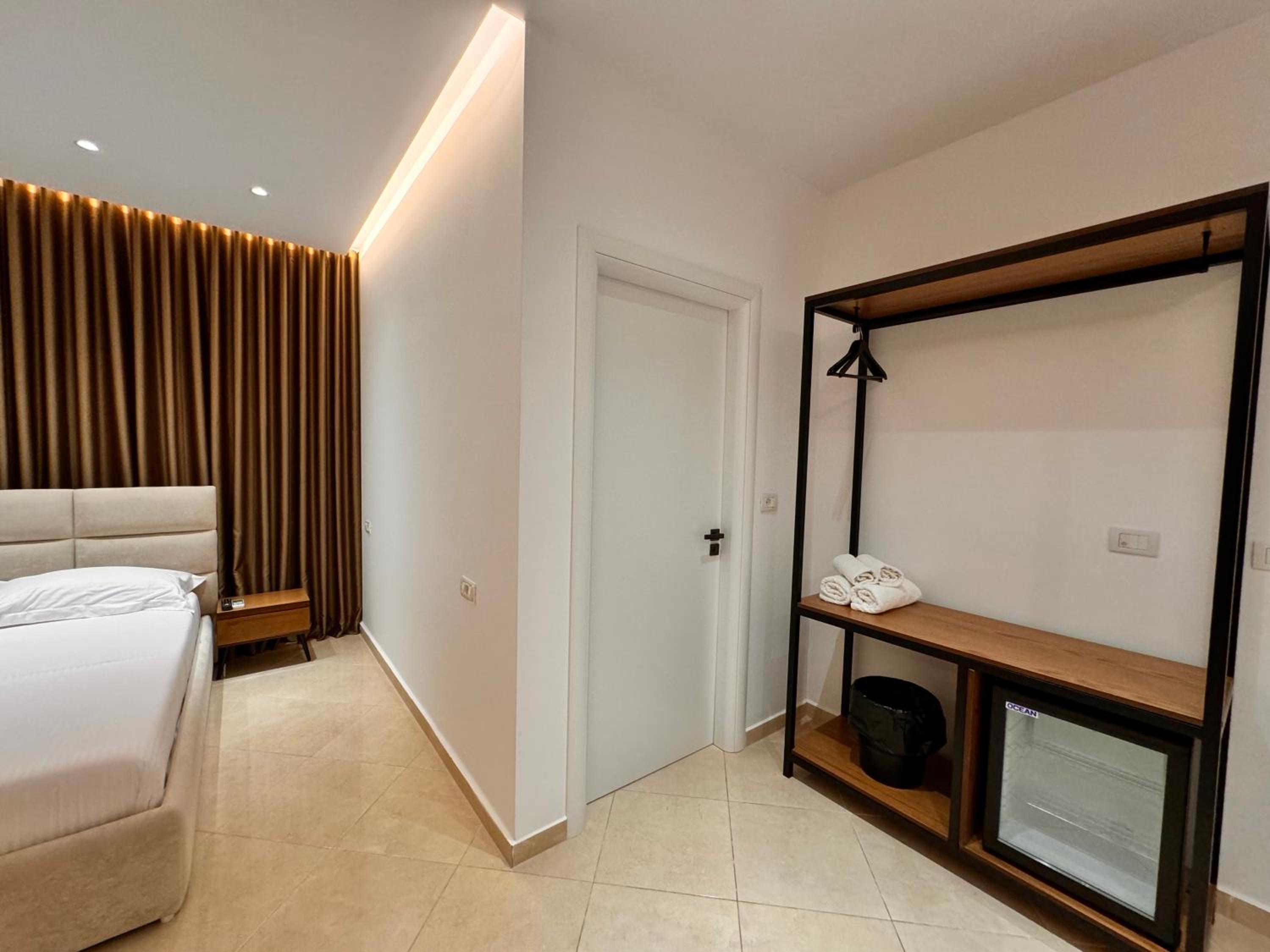 Dine Hotel