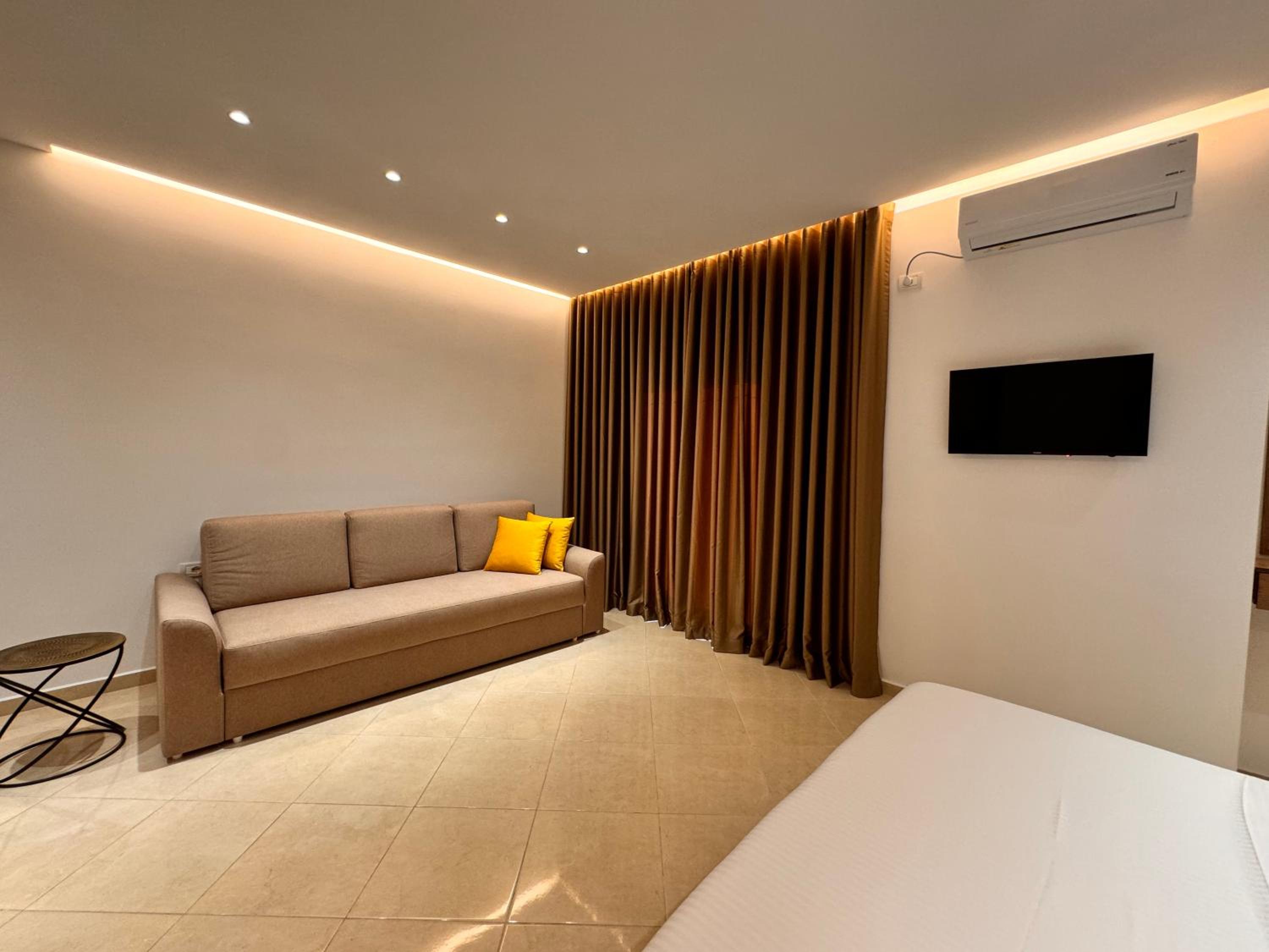 Dine Hotel