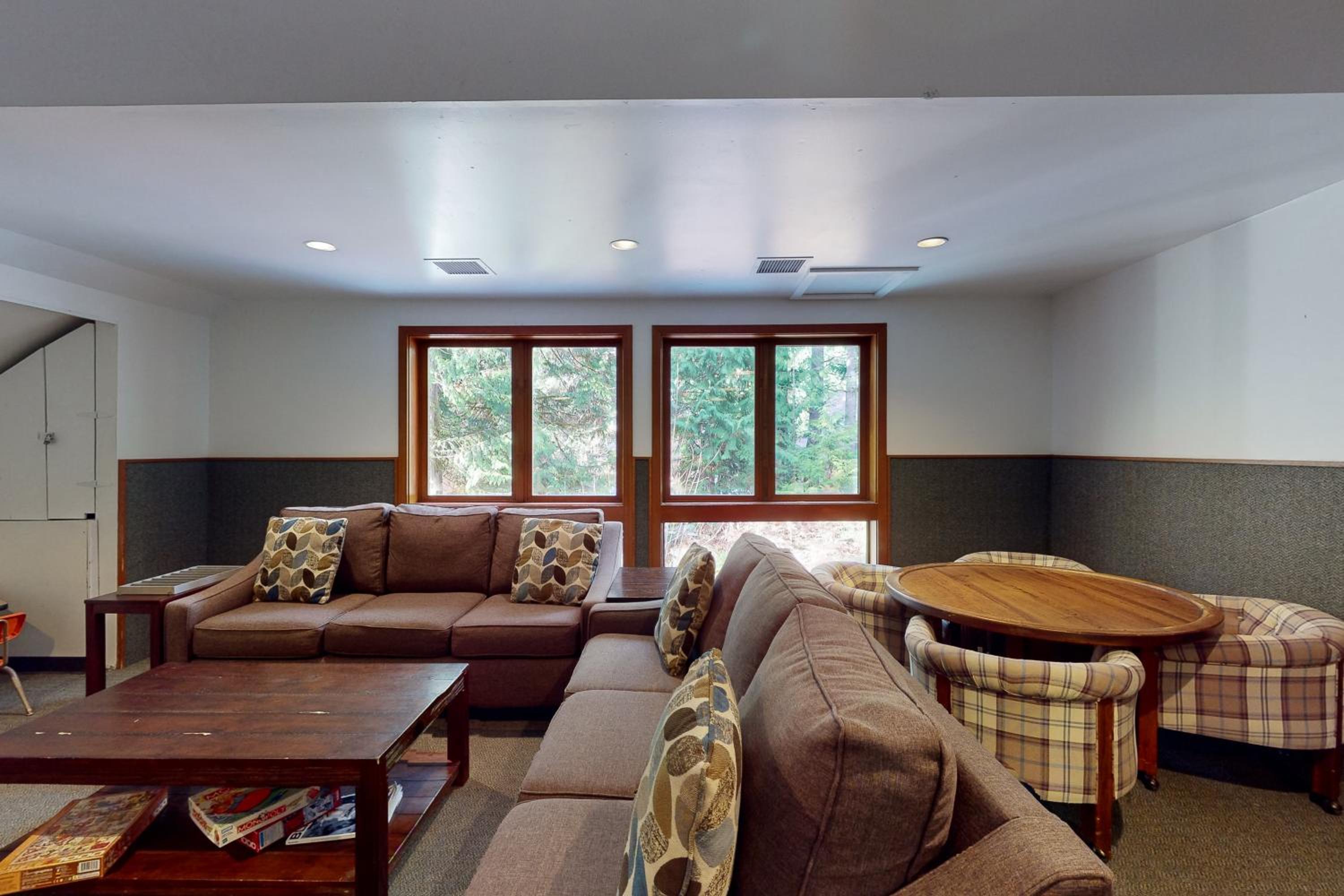 Indoor Pool and Game Room Access! Deming Mtn Escape