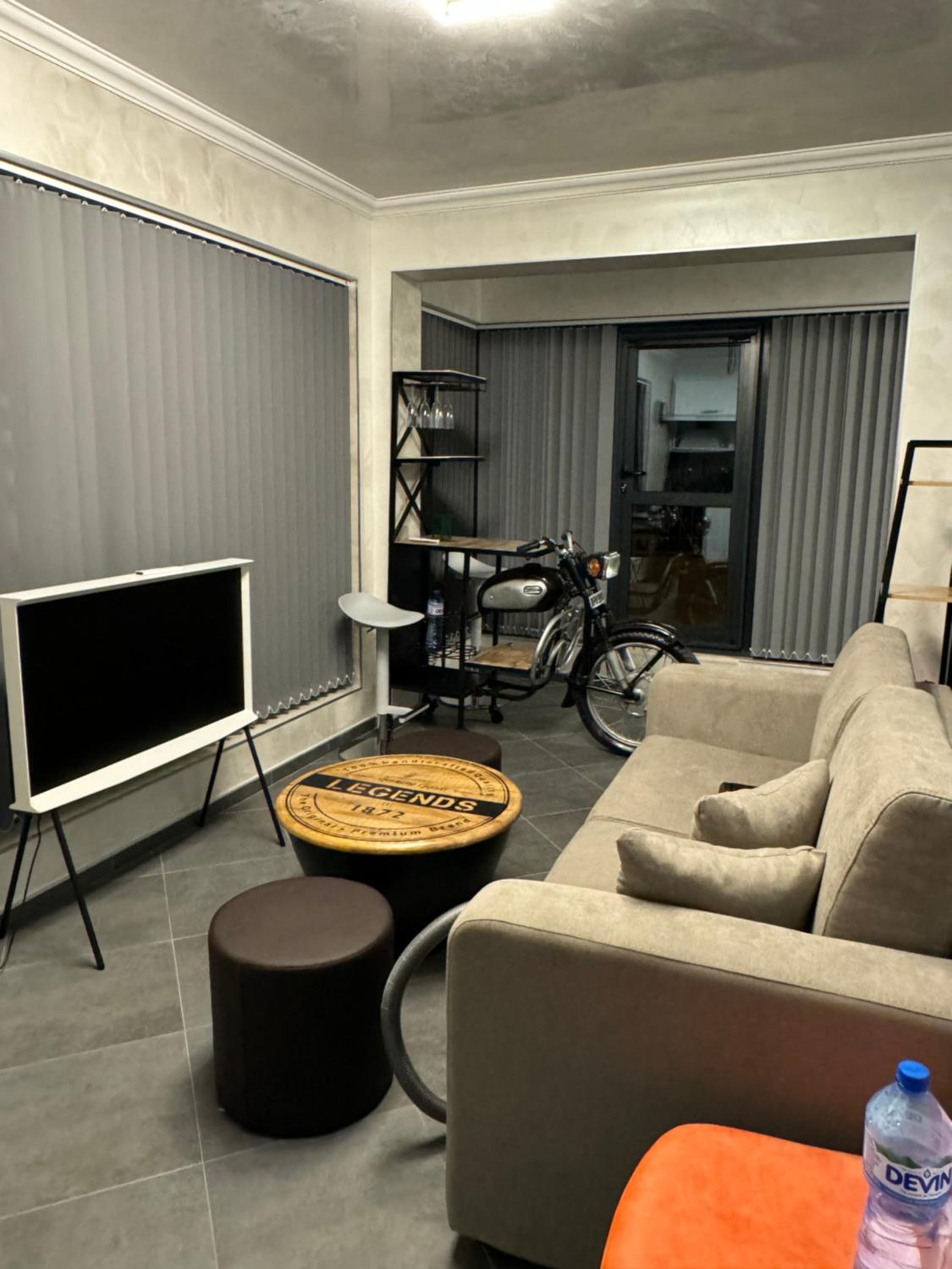 Ivon Apartments