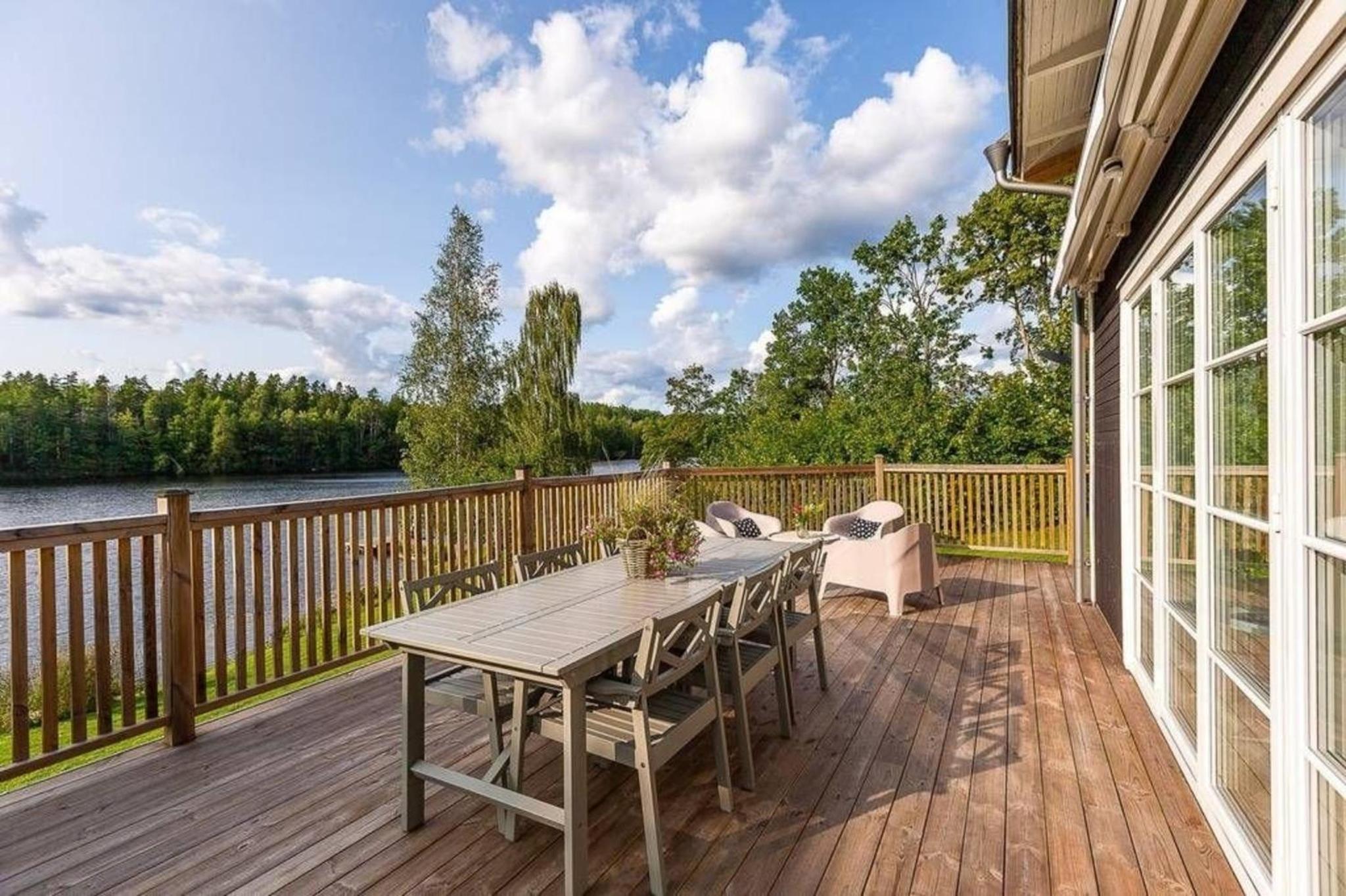 Hjorted - Ferienhaus mit Kamin in direkter Seelage view 2
