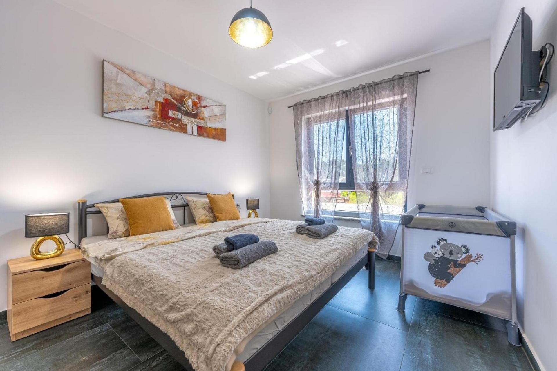 Apartment Rose Mit Privatem Pool