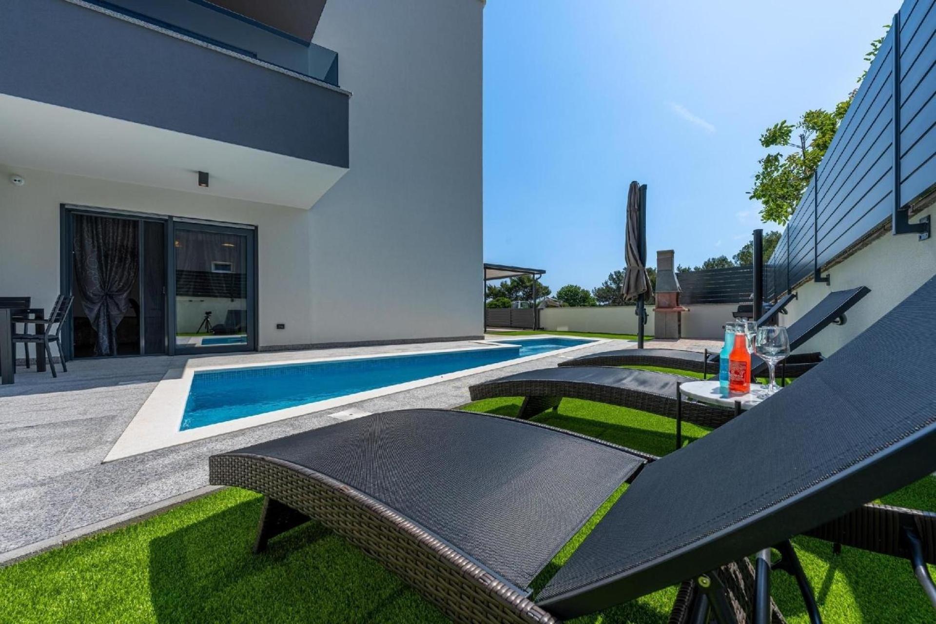 Apartment Rose Mit Privatem Pool
