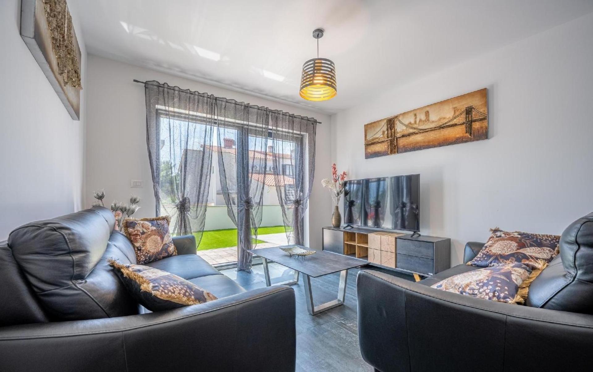 Apartment Rose Mit Privatem Pool