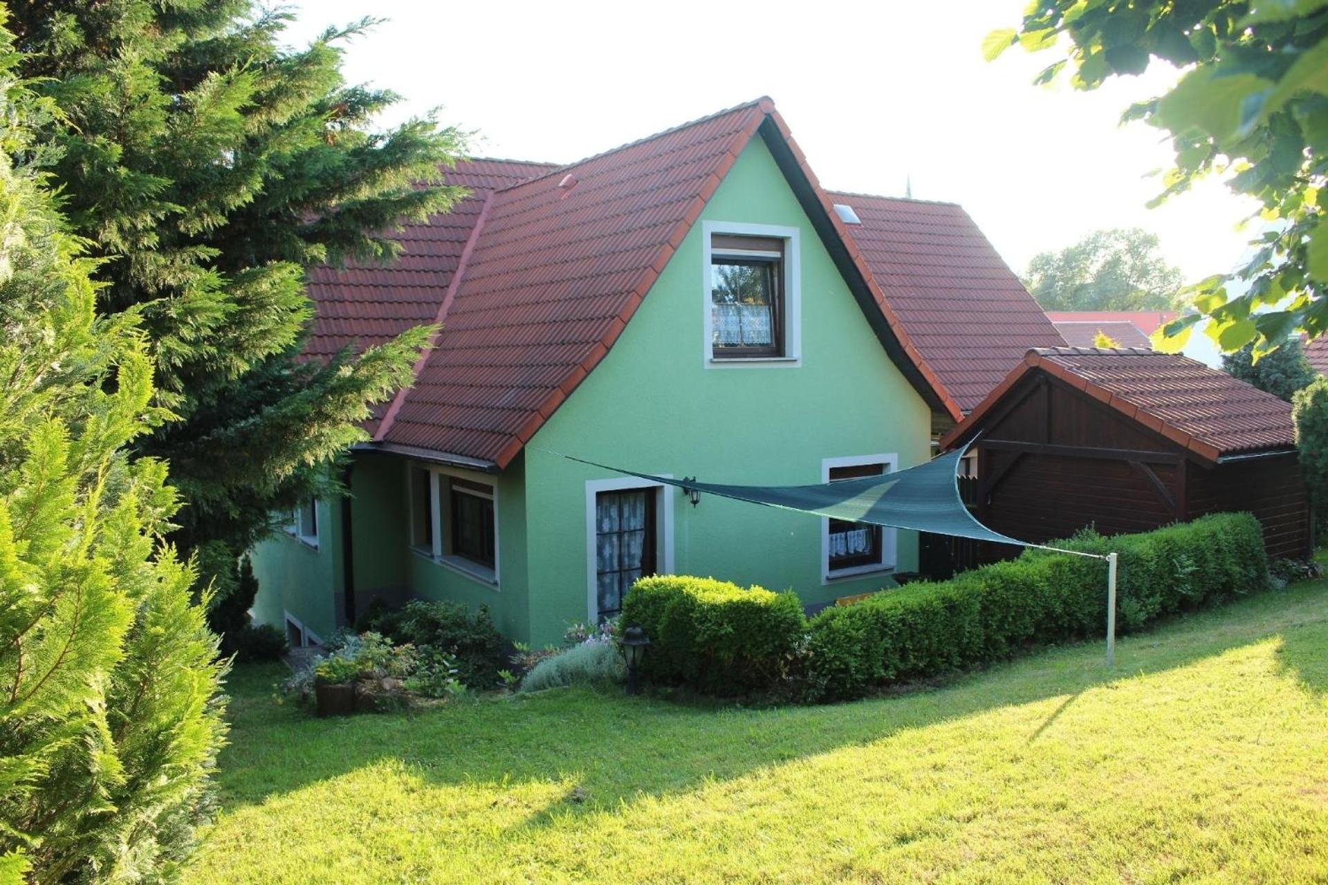 Geräumige Ferienwohnung mit Terrasse, in günstiger zentraler Lage in der Oberlausitz, idealer Ausgangspunkt für vielerlei Ausflüge in die Umgebung