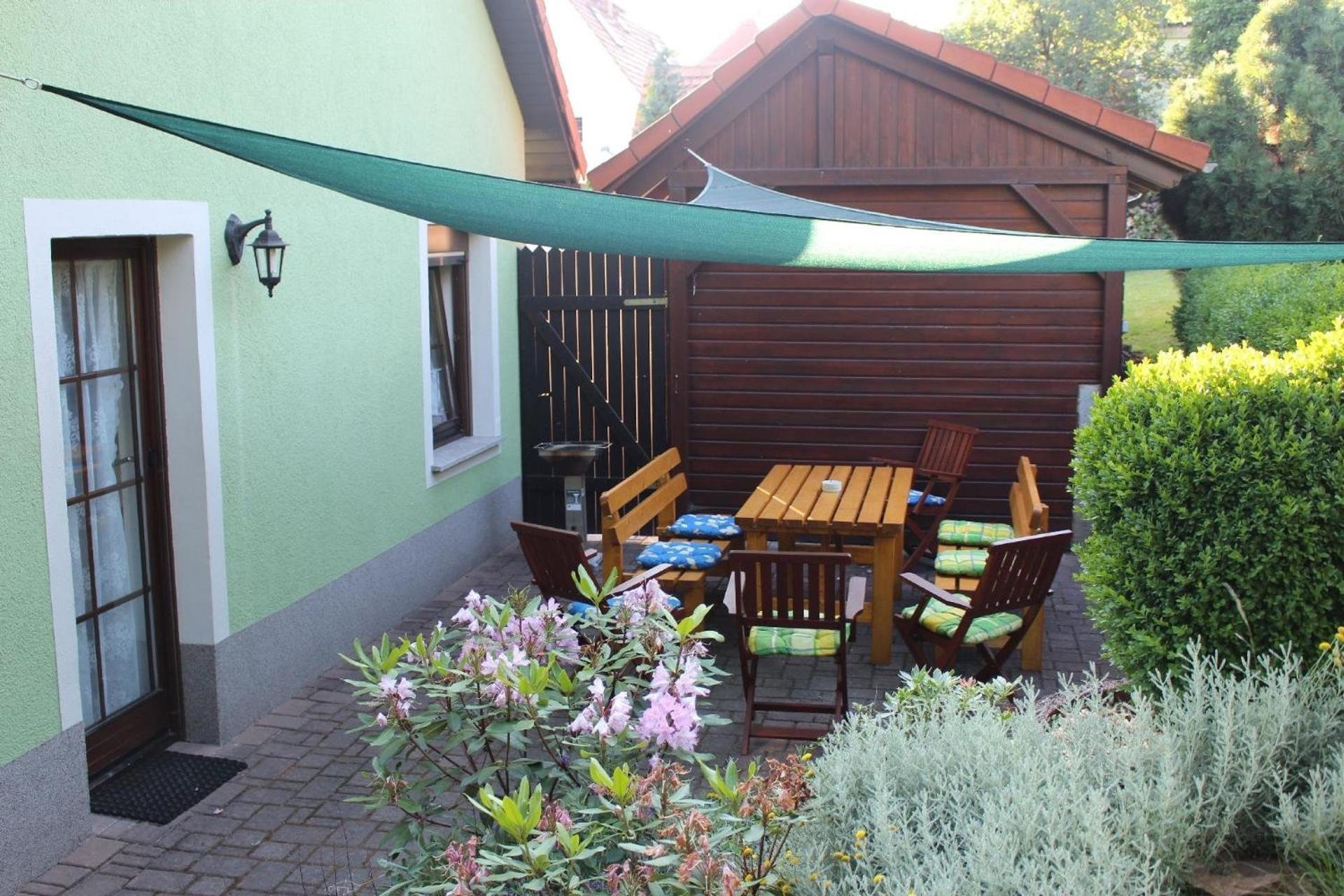Geräumige Ferienwohnung mit Terrasse, in günstiger zentraler Lage in der Oberlausitz, idealer Ausgangspunkt für vielerlei Ausflüge in die Umgebung