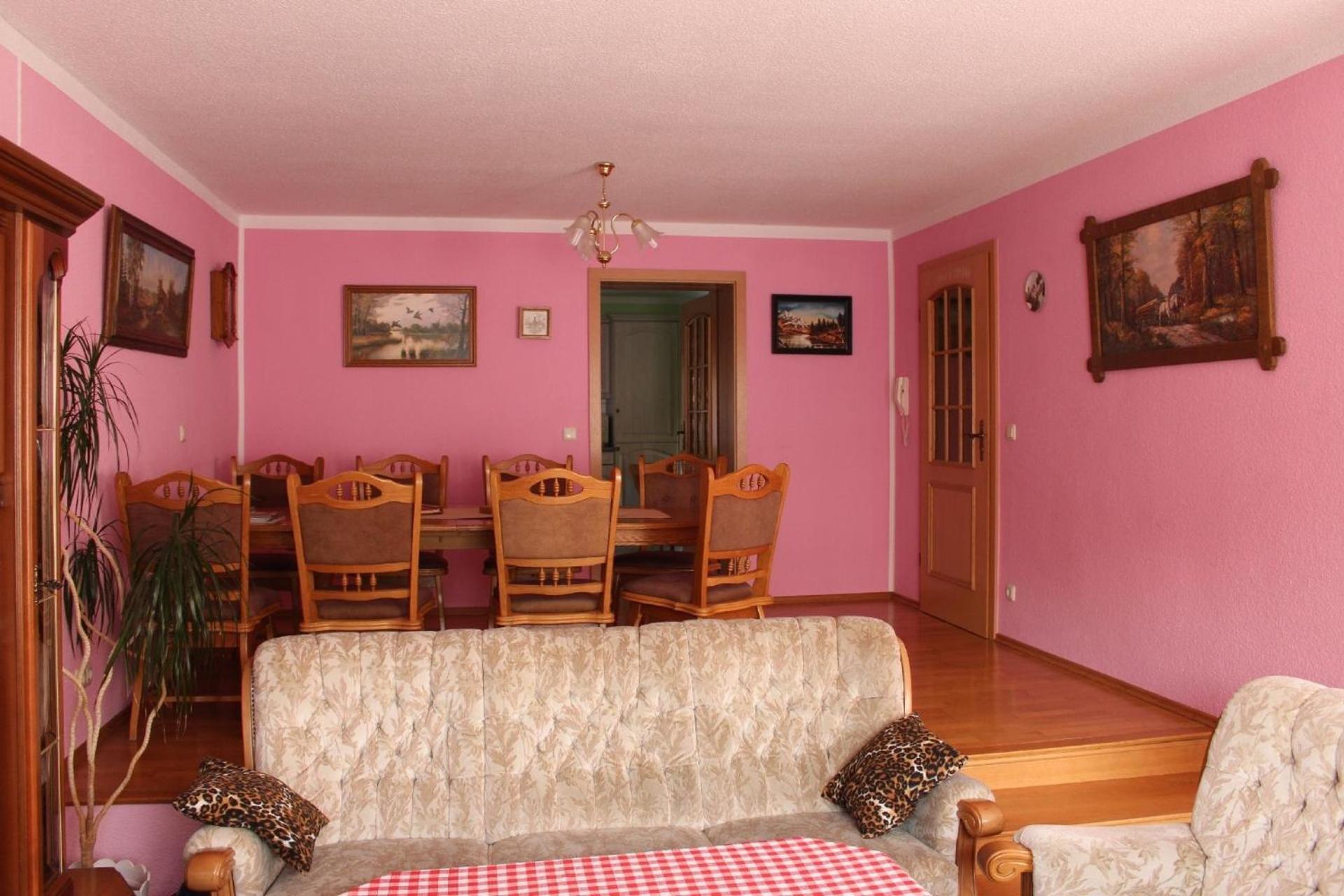 Geräumige Ferienwohnung mit Terrasse, in günstiger zentraler Lage in der Oberlausitz, idealer Ausgangspunkt für vielerlei Ausflüge in die Umgebung
