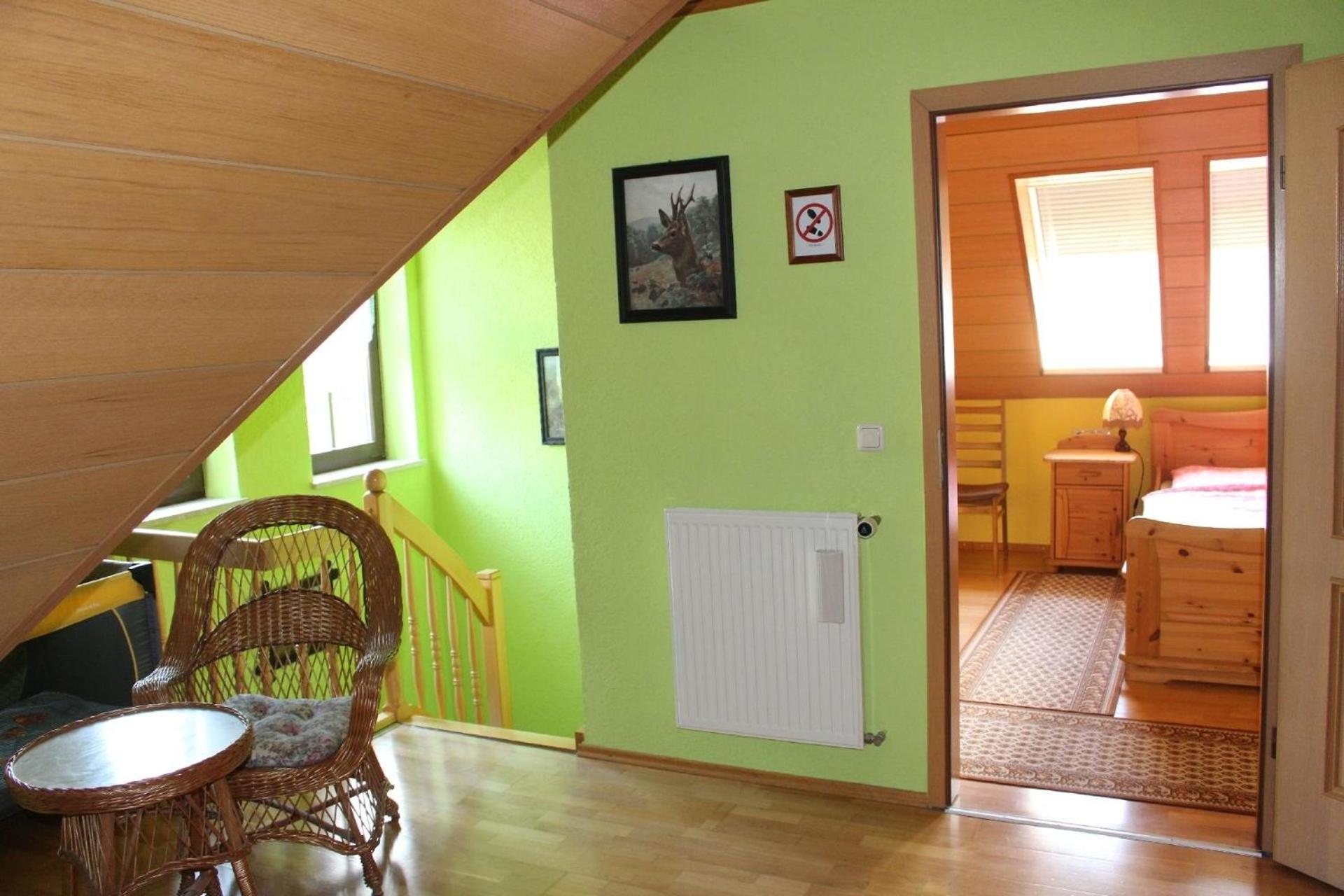 Geräumige Ferienwohnung mit Terrasse, in günstiger zentraler Lage in der Oberlausitz, idealer Ausgangspunkt für vielerlei Ausflüge in die Umgebung