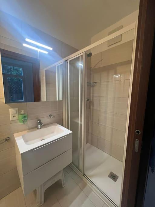 Gandria Stanza con Cucina e Bagno Privato