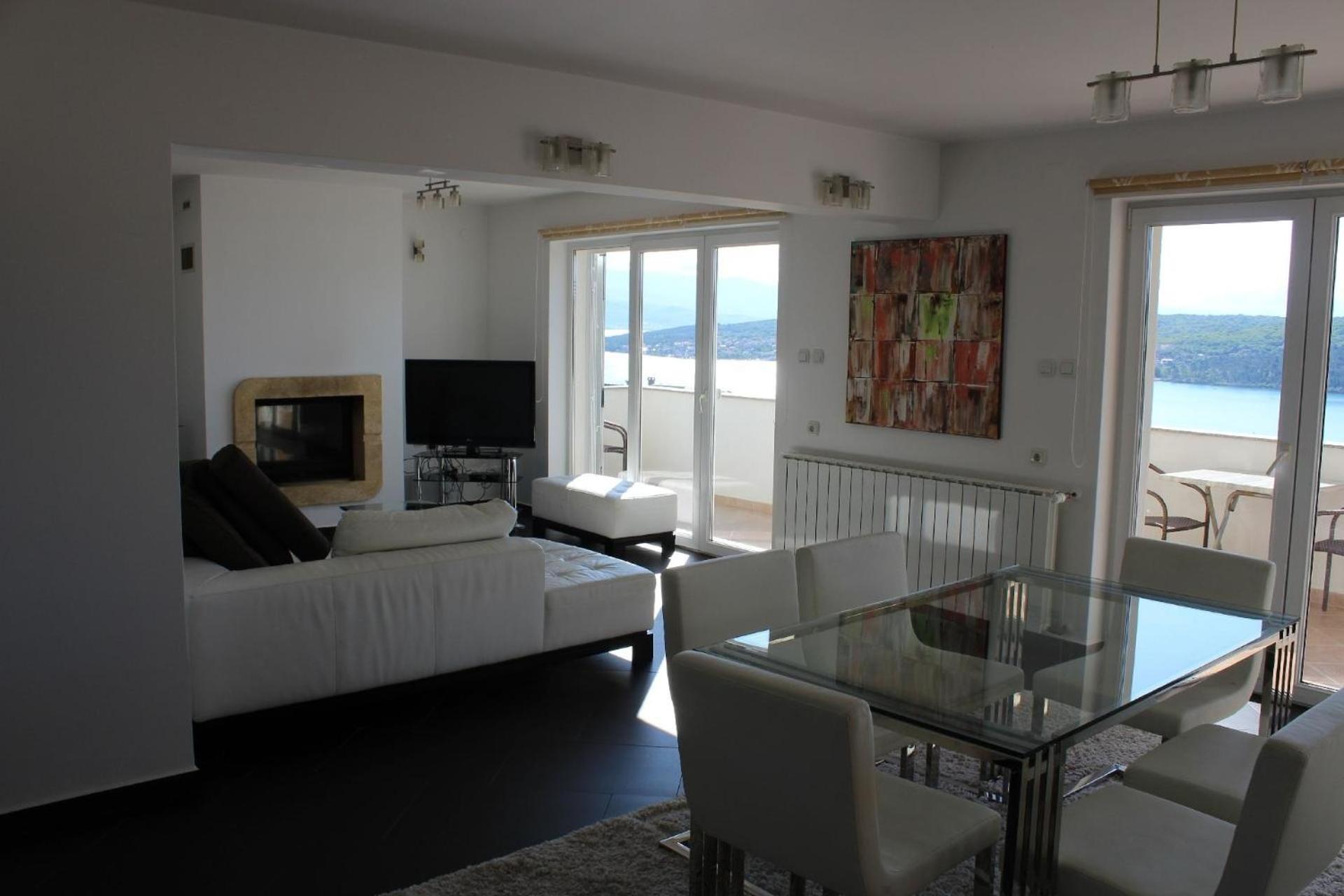Wohnung mit großer Terrasse und Meerblick