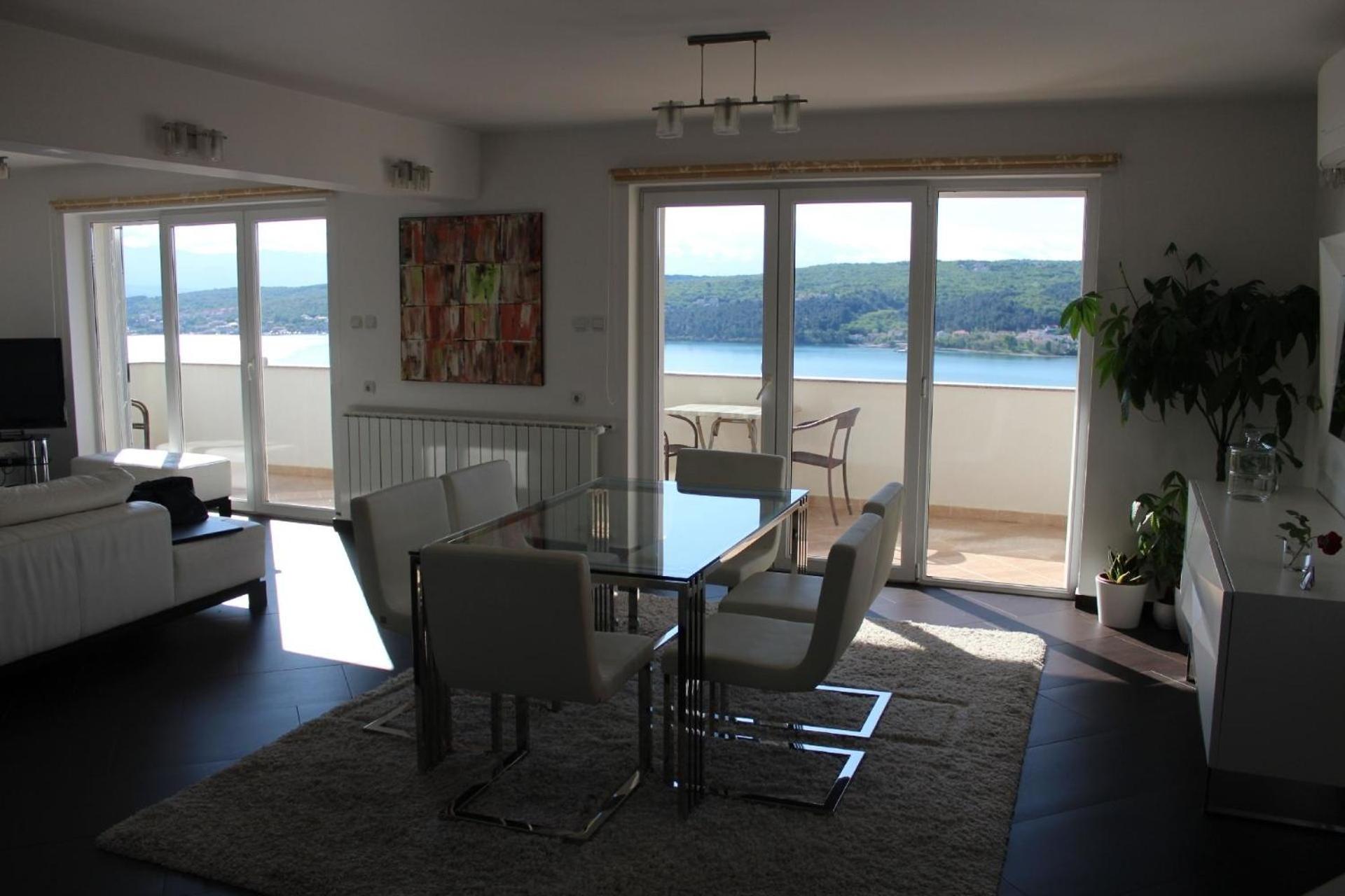 Wohnung mit großer Terrasse und Meerblick