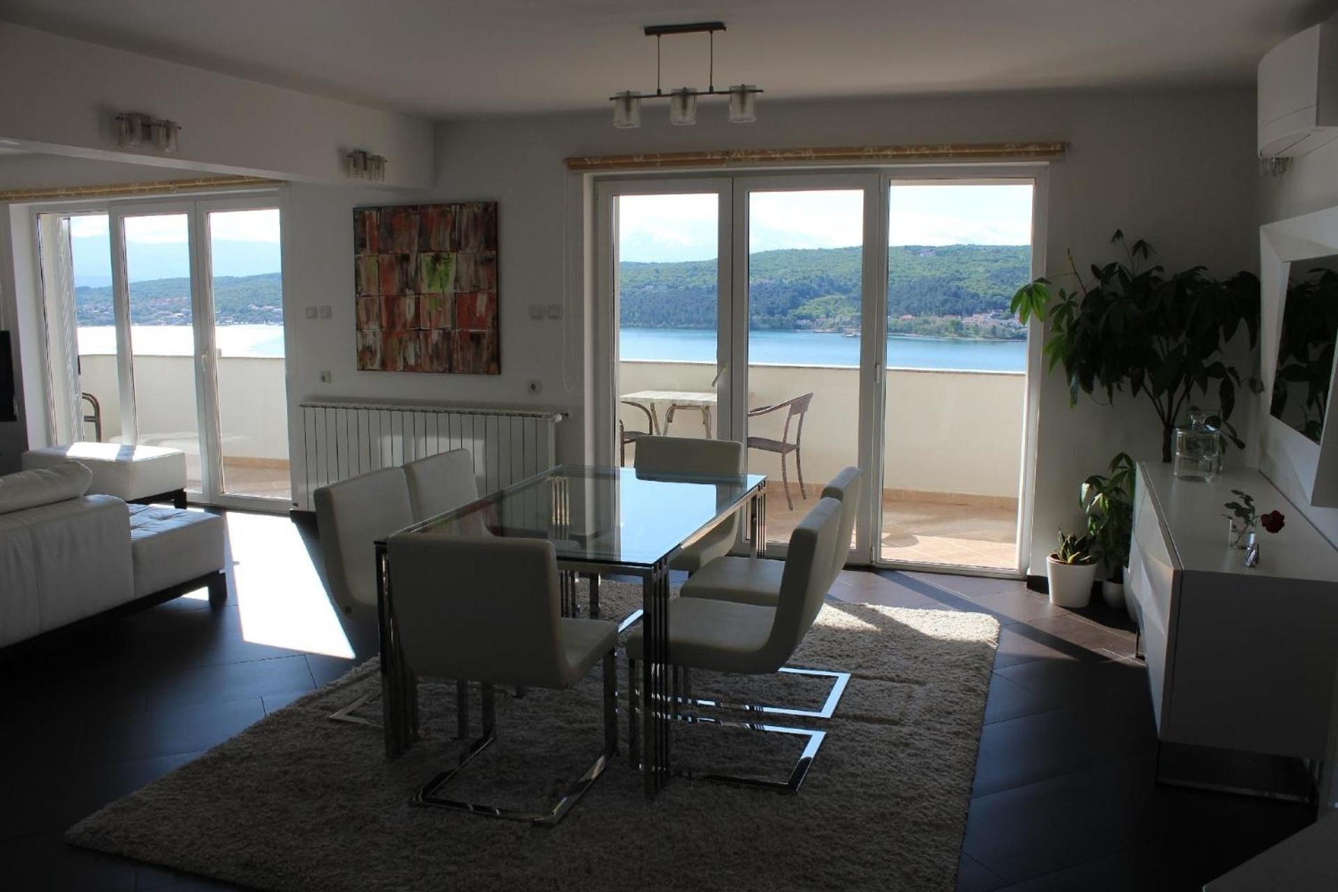 Wohnung mit großer Terrasse und Meerblick