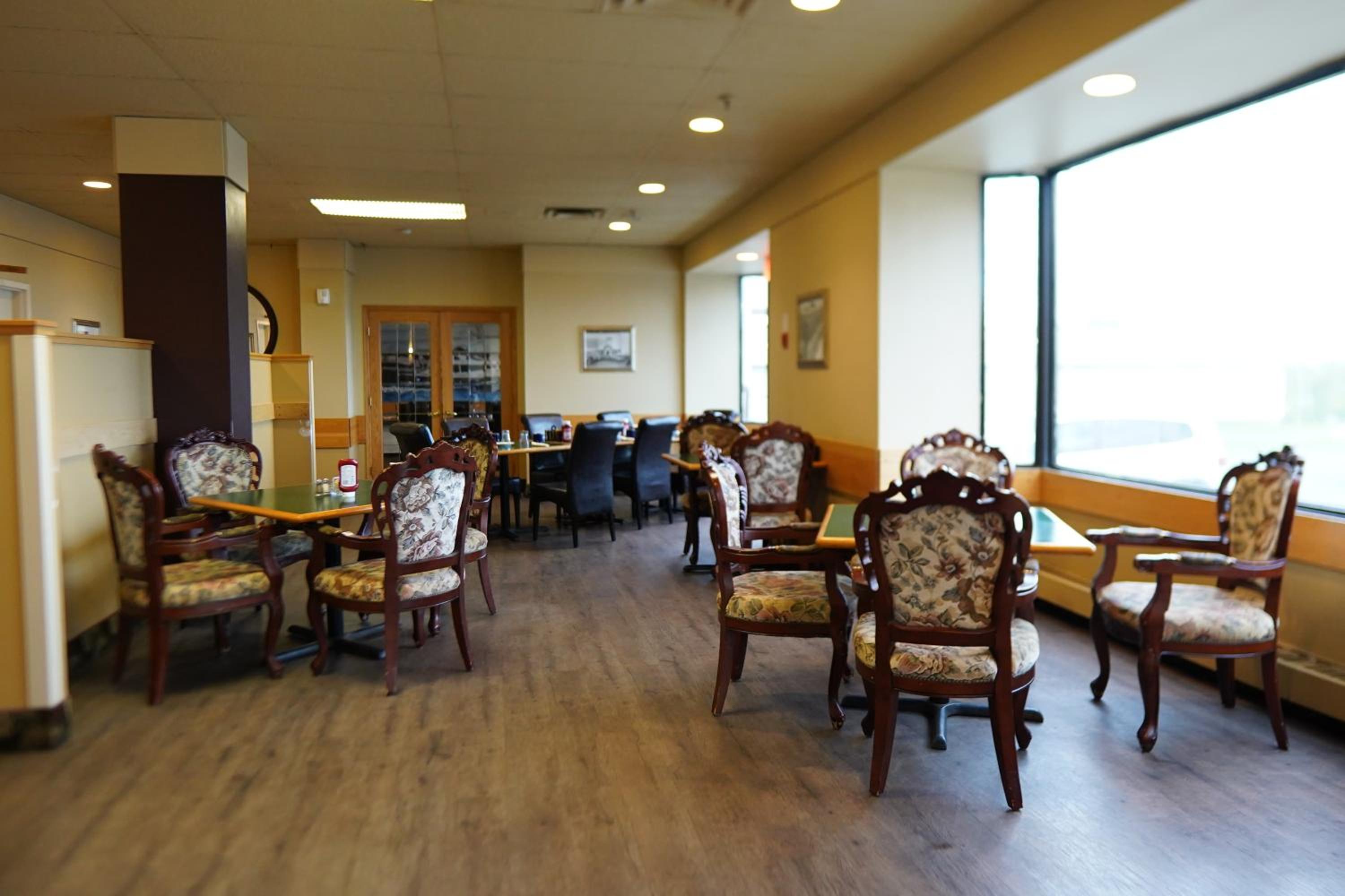 Thunder Bay Vacations - Prince Arthur Waterfront Hotel  Suites - Property Image 10