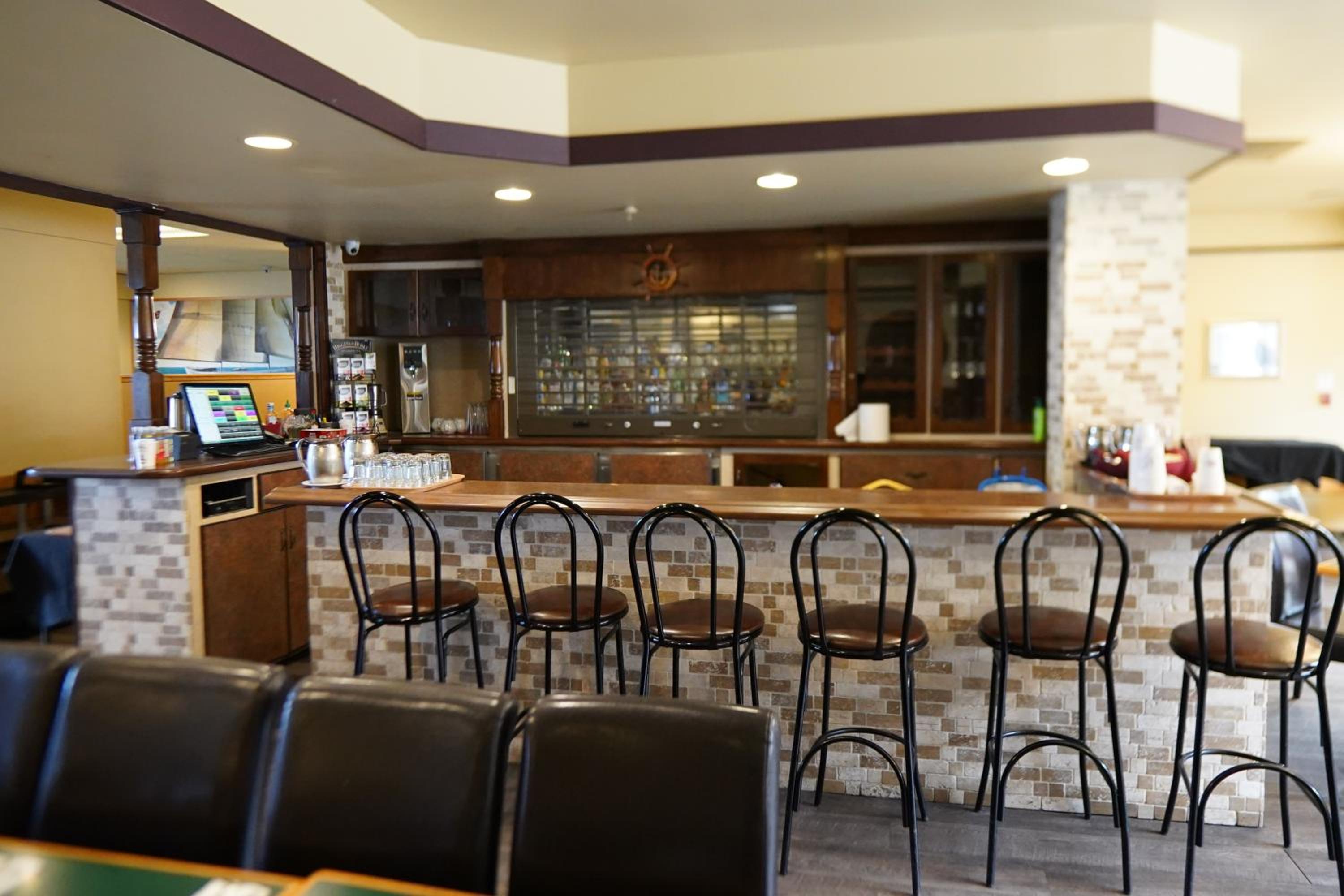 Thunder Bay Vacations - Prince Arthur Waterfront Hotel  Suites - Property Image 9
