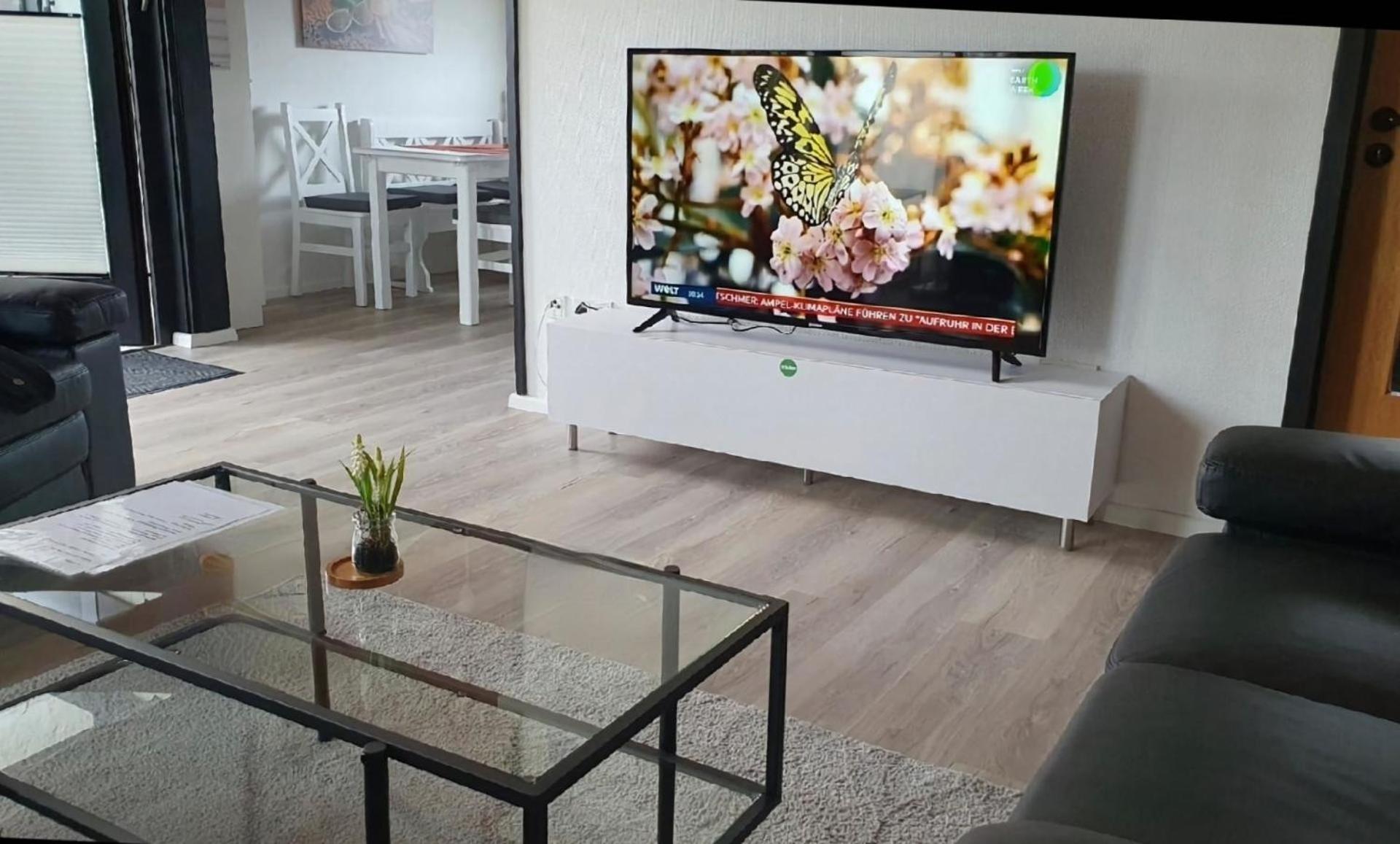 Ferienhaus in Burhave mit Garten, Grill und Terrasse