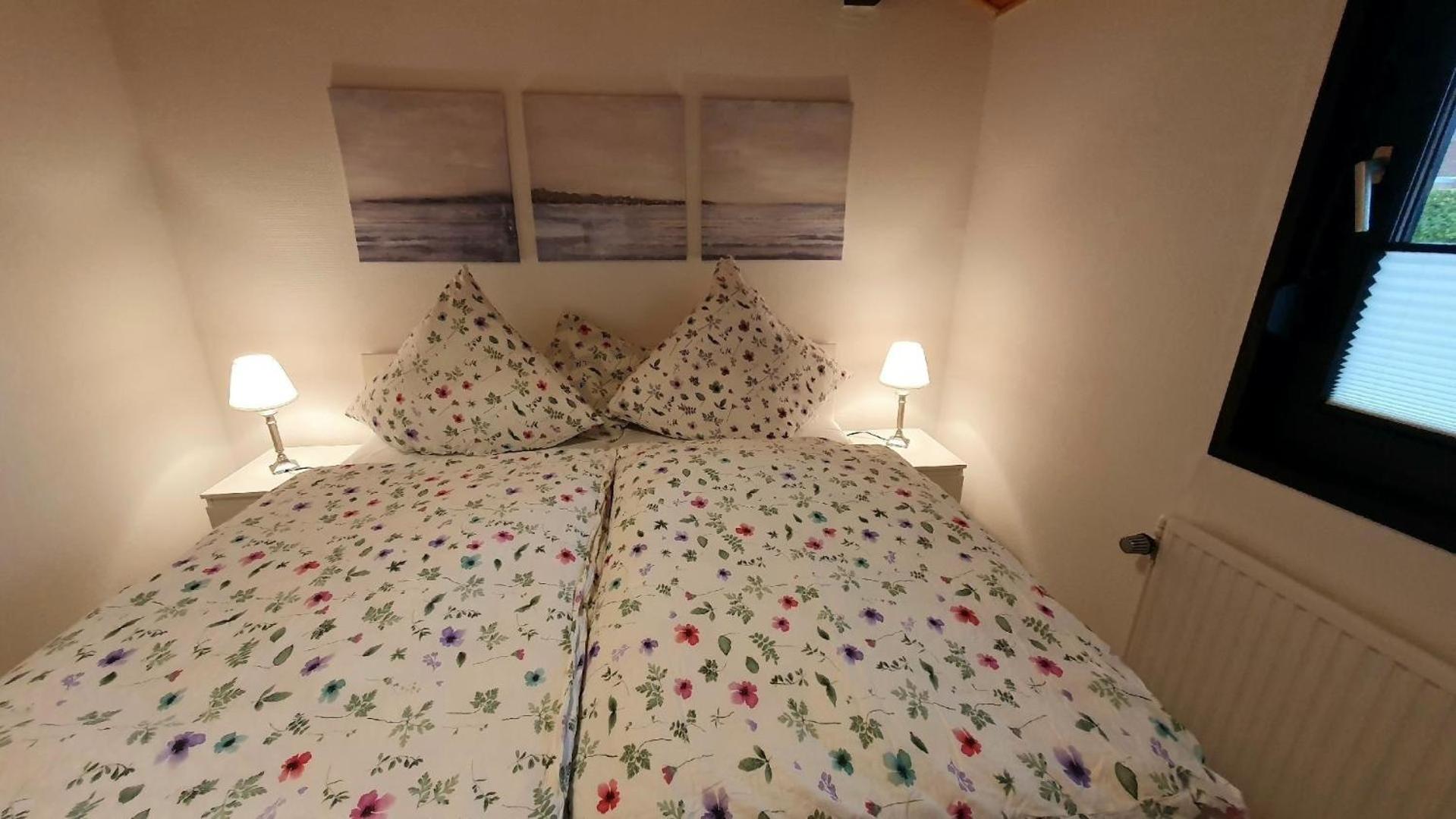 Ferienhaus in Burhave mit Garten, Grill und Terrasse