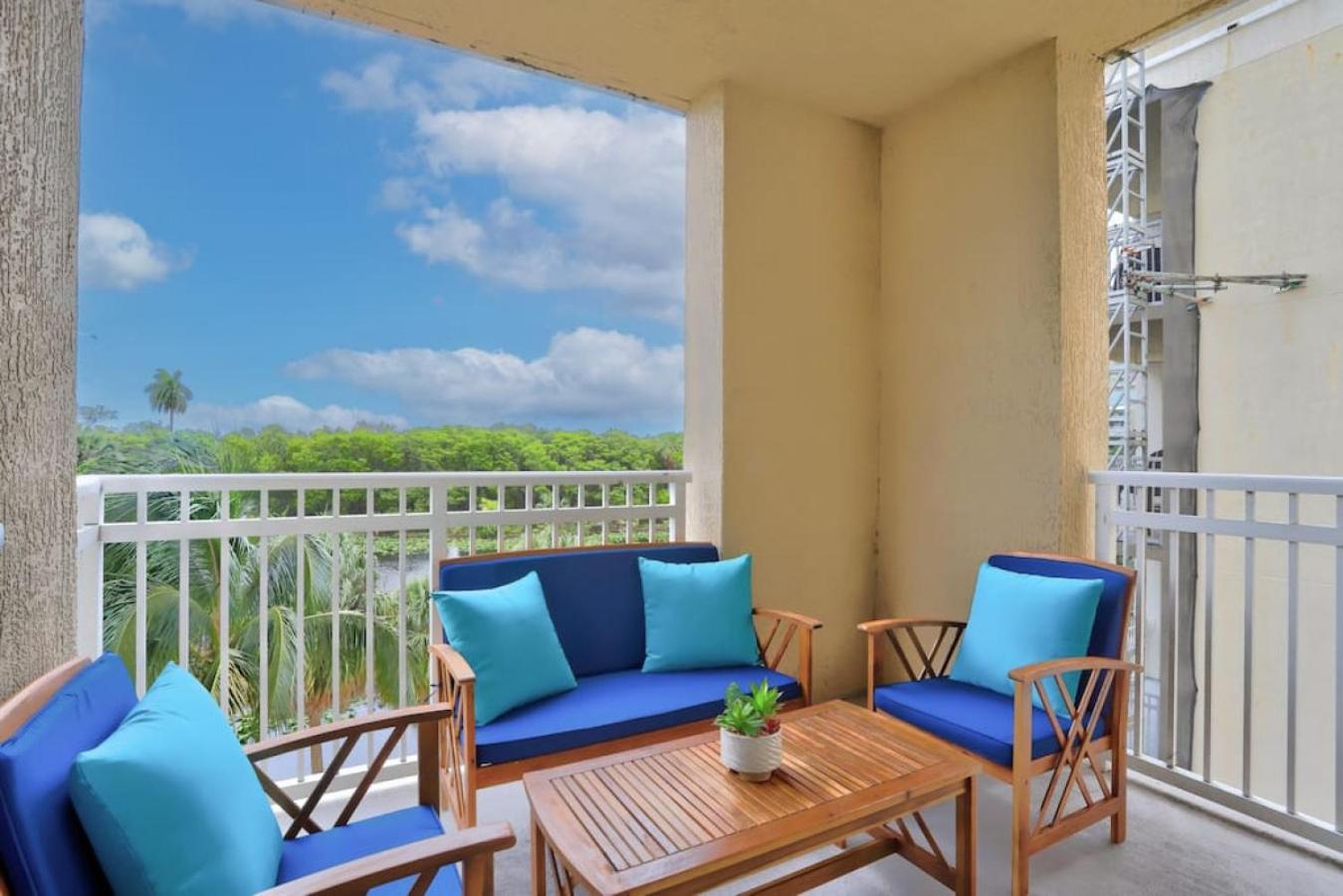 Studio with rooftop pool in Boynton Beach view 3