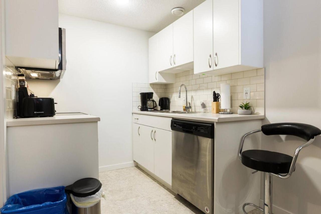 Cozy home away from home in Laurel Edmonton