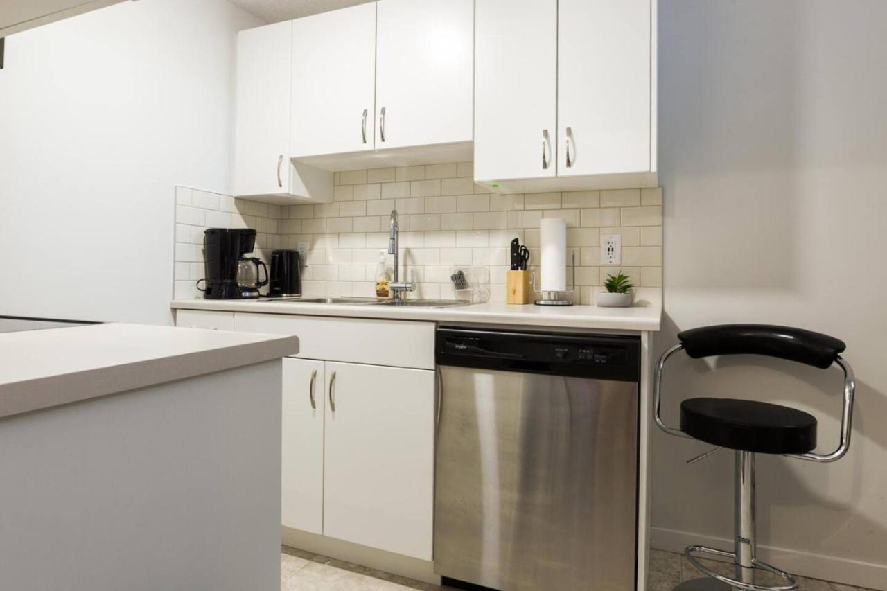 Cozy home away from home in Laurel Edmonton