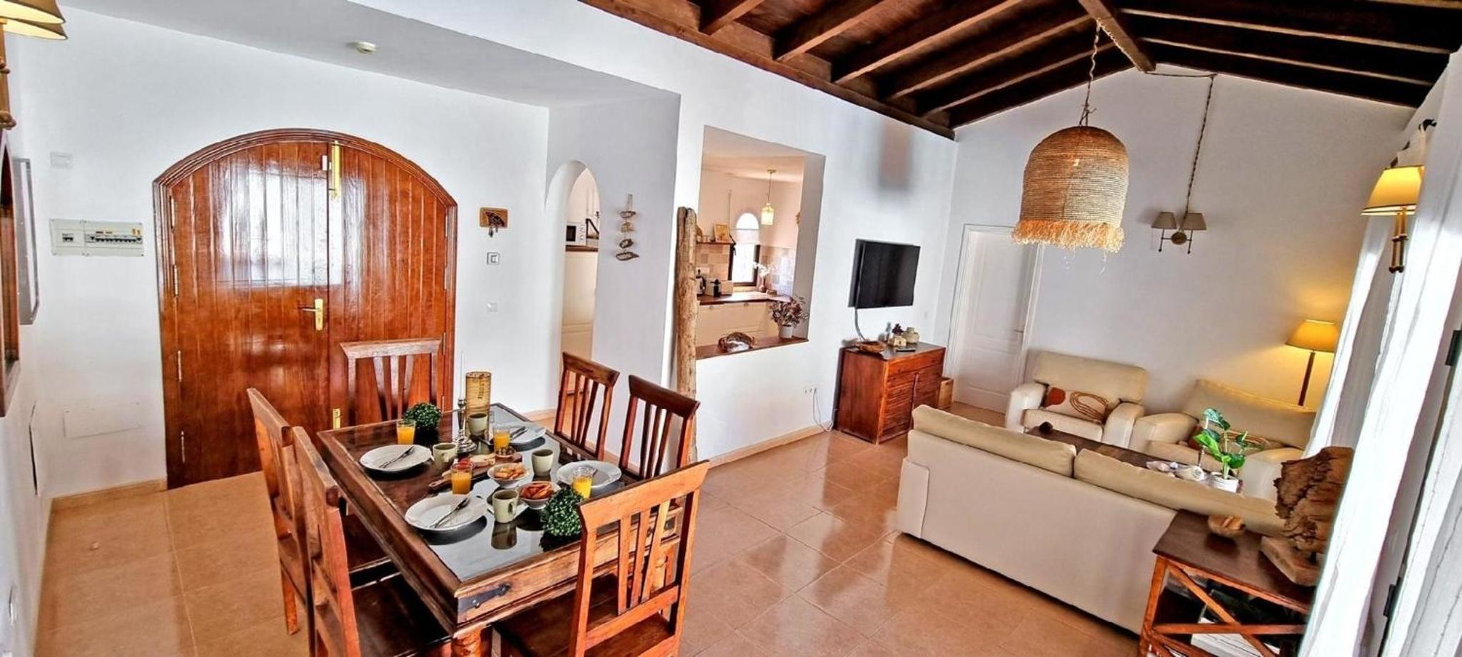 Komfortables Ferienhaus in Corralejo mit privatem Garten und beheiztem Pool