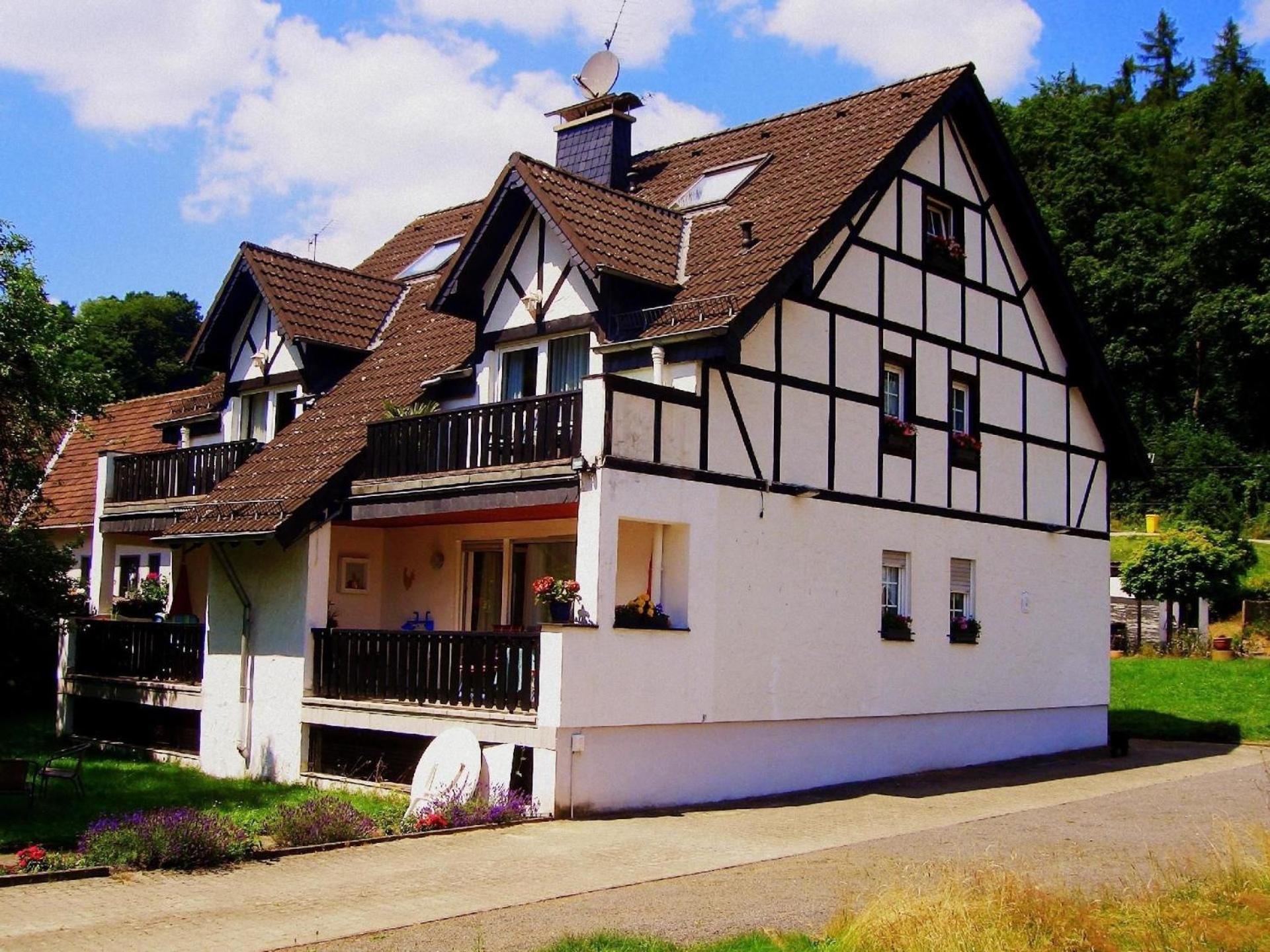 Gemütliche Ferienwohnung in Frohnhofen mit Garten