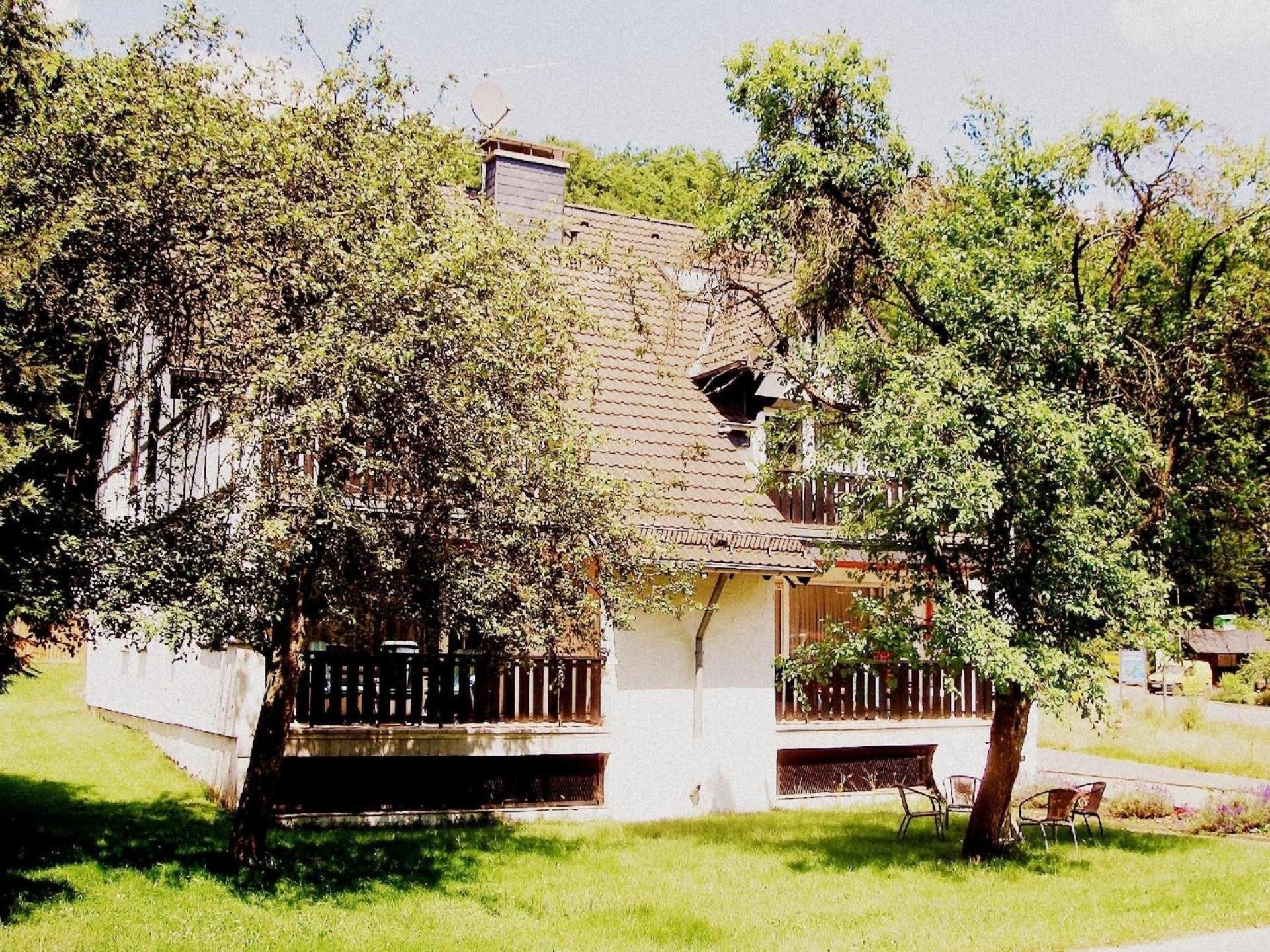 Gemütliche Ferienwohnung in Frohnhofen mit Garten