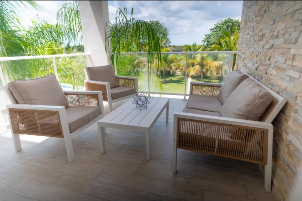 Luxury and Comfort Golf & Pool view 2
