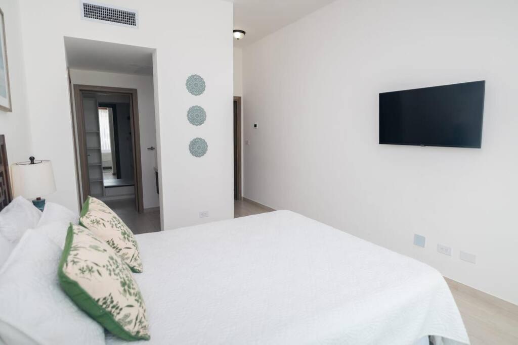 Luxury and Comfort Golf & Pool view 4