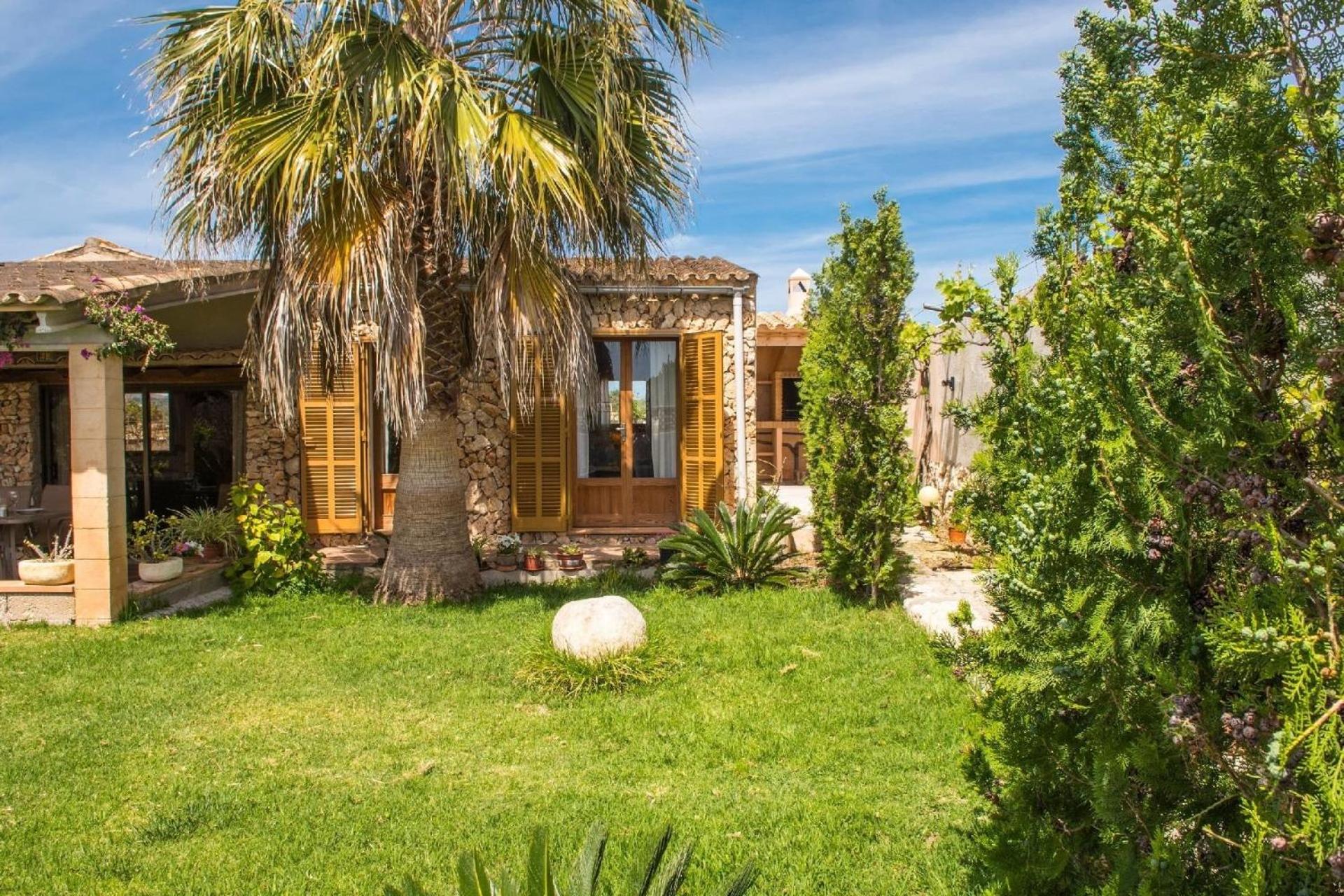 Schöne kleine Finca mit privatem Pool nur wenige Autominuten von Son Servera entfernt