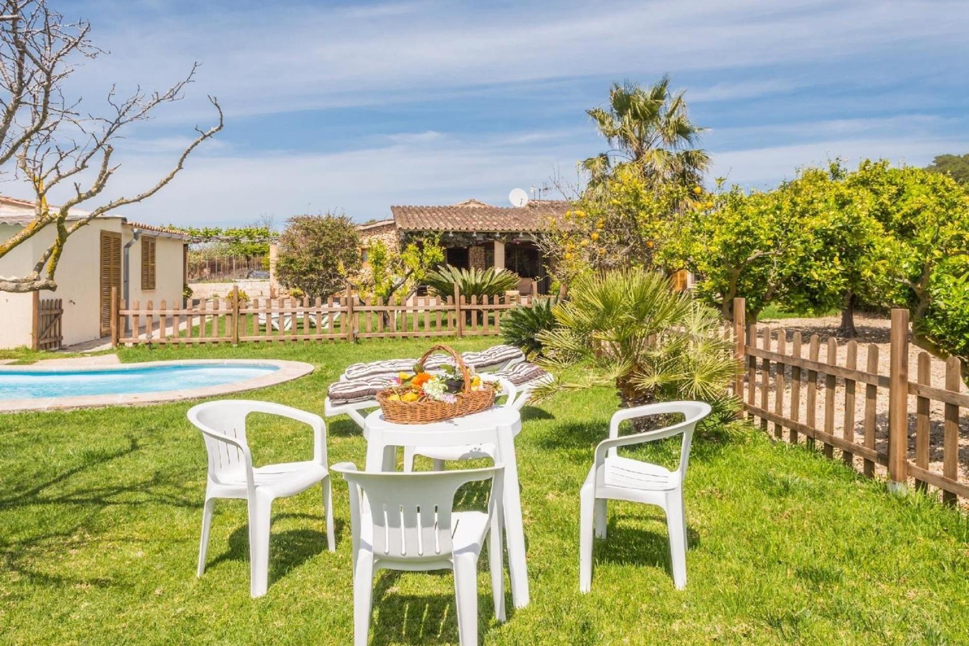 Schöne kleine Finca mit privatem Pool nur wenige Autominuten von Son Servera entfernt
